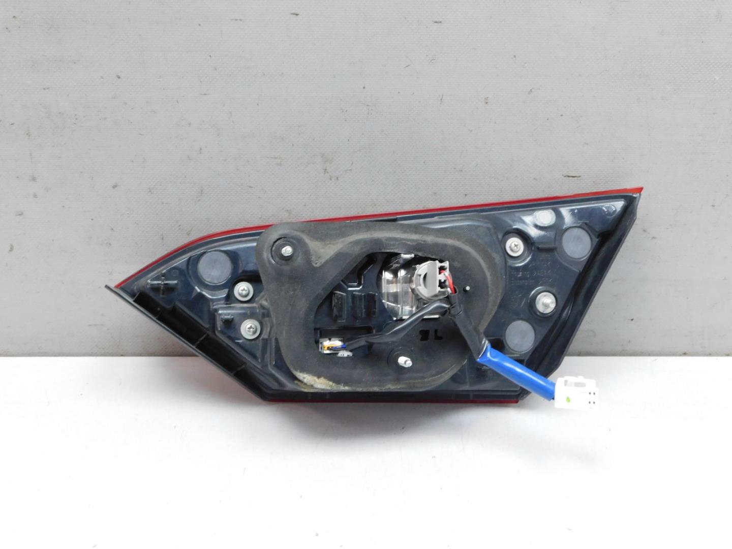 Фонарь задний внутренний левый