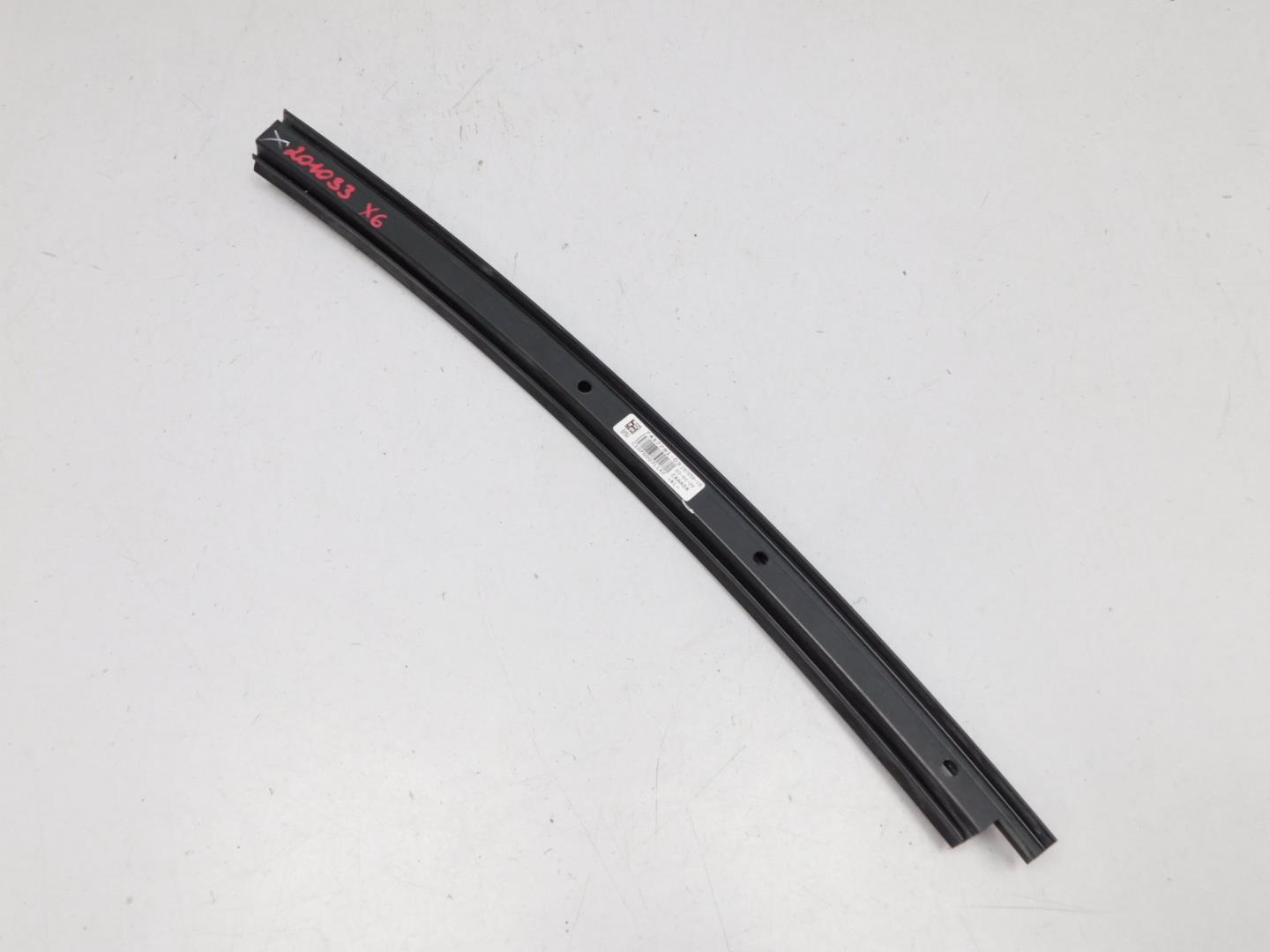 Накладка двери задней левой