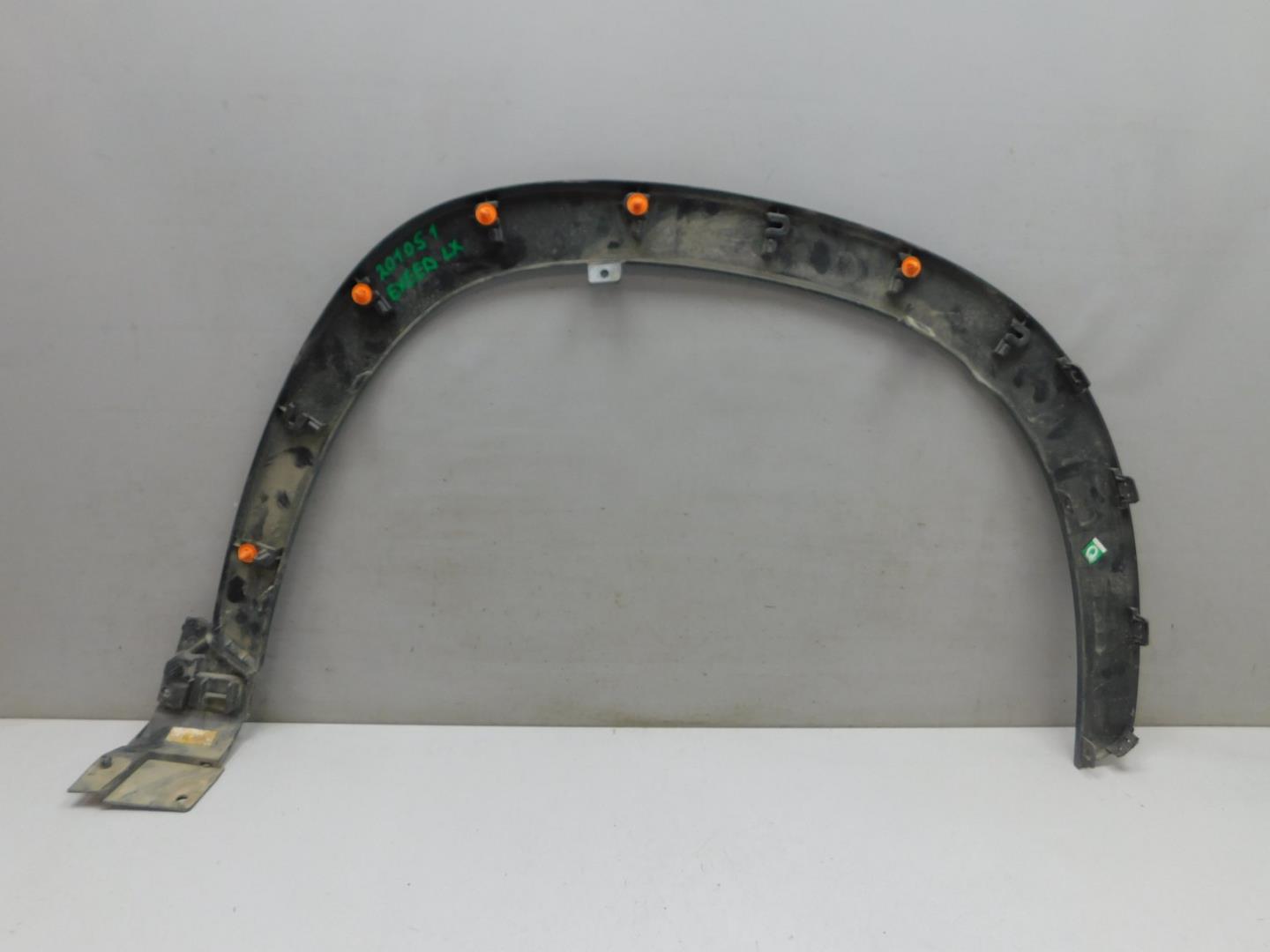 Накладка переднего крыла левого