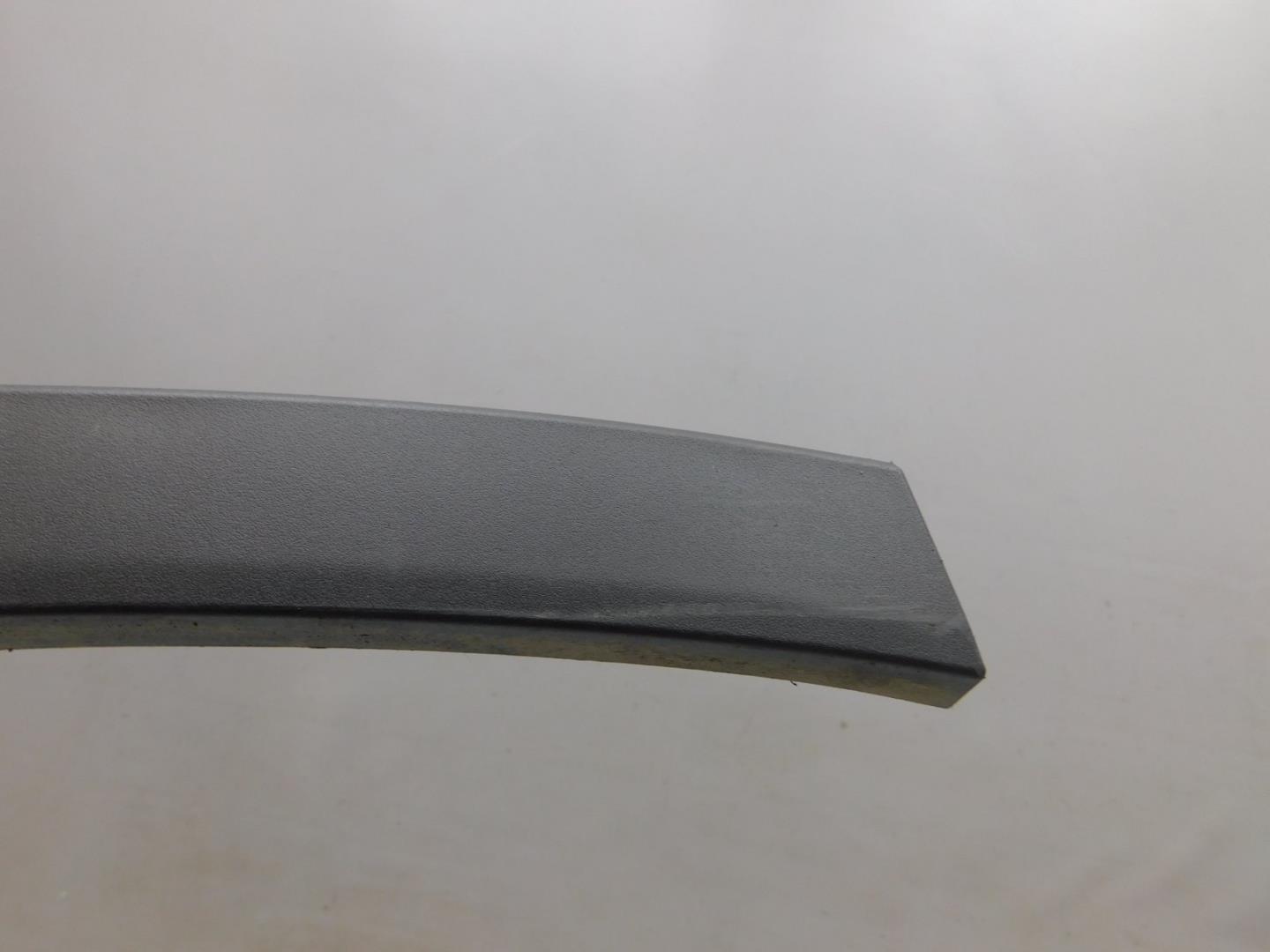 Накладка заднего крыла правого