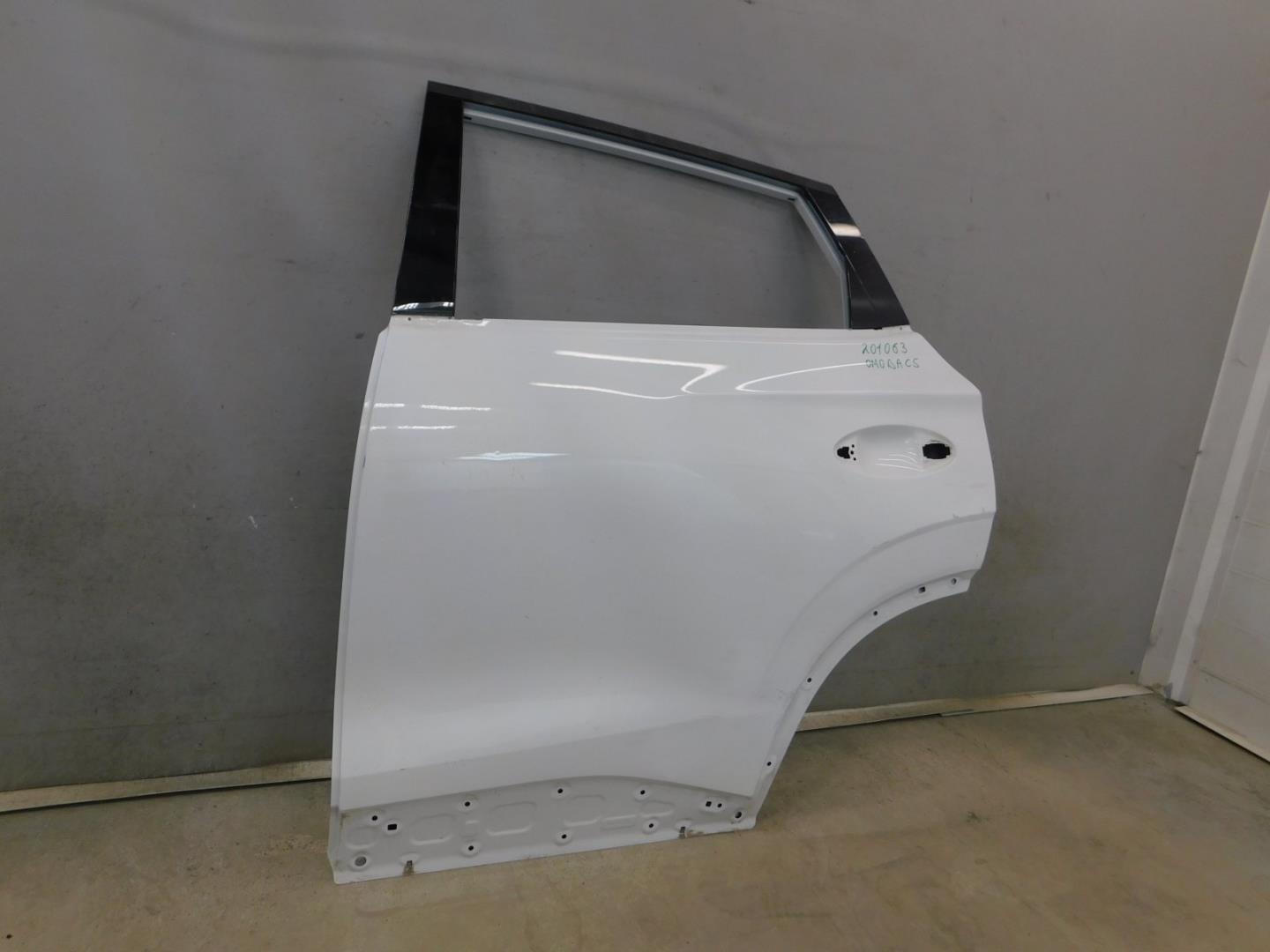 Дверь задняя левая