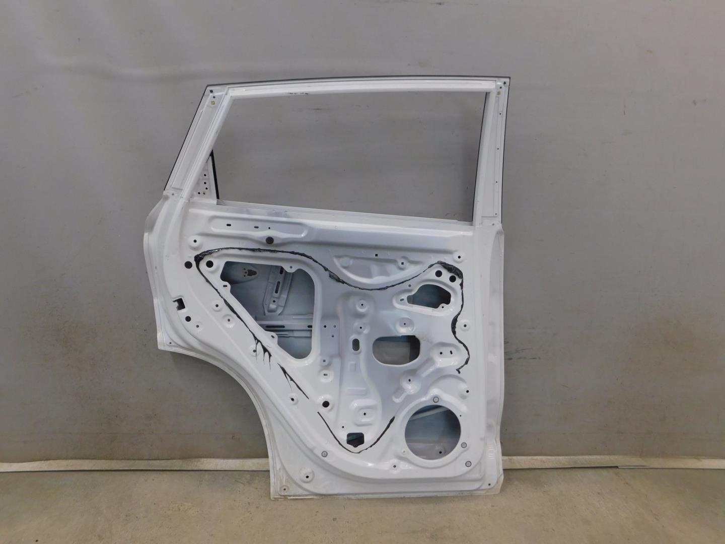 Дверь задняя левая