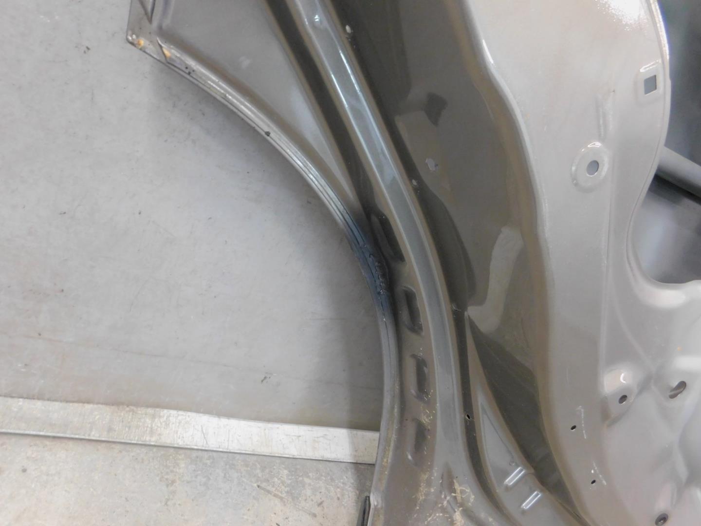 Дверь задняя левая