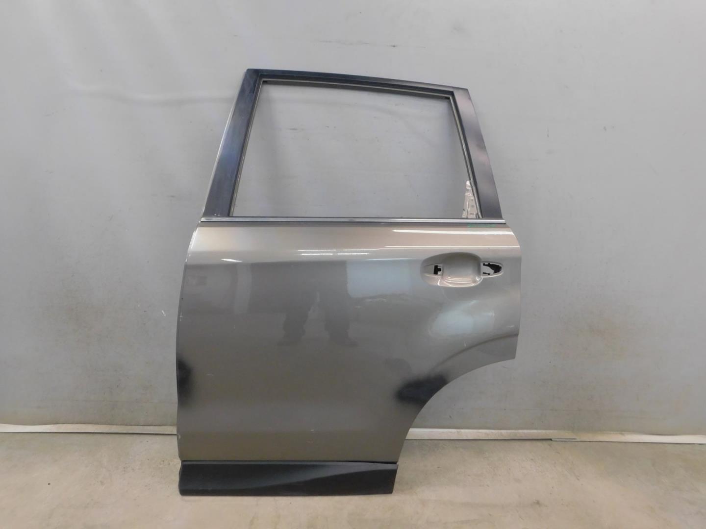 Дверь задняя левая