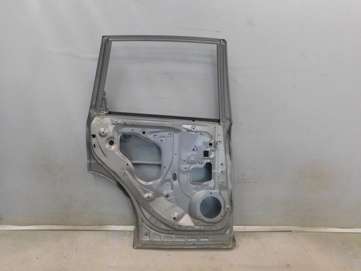 Дверь задняя левая