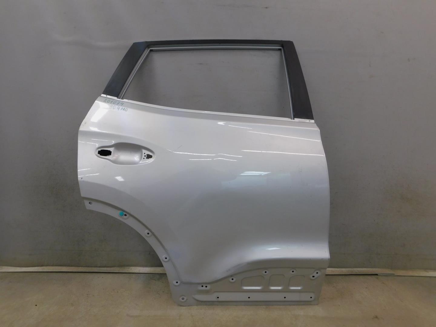 Дверь задняя правая
