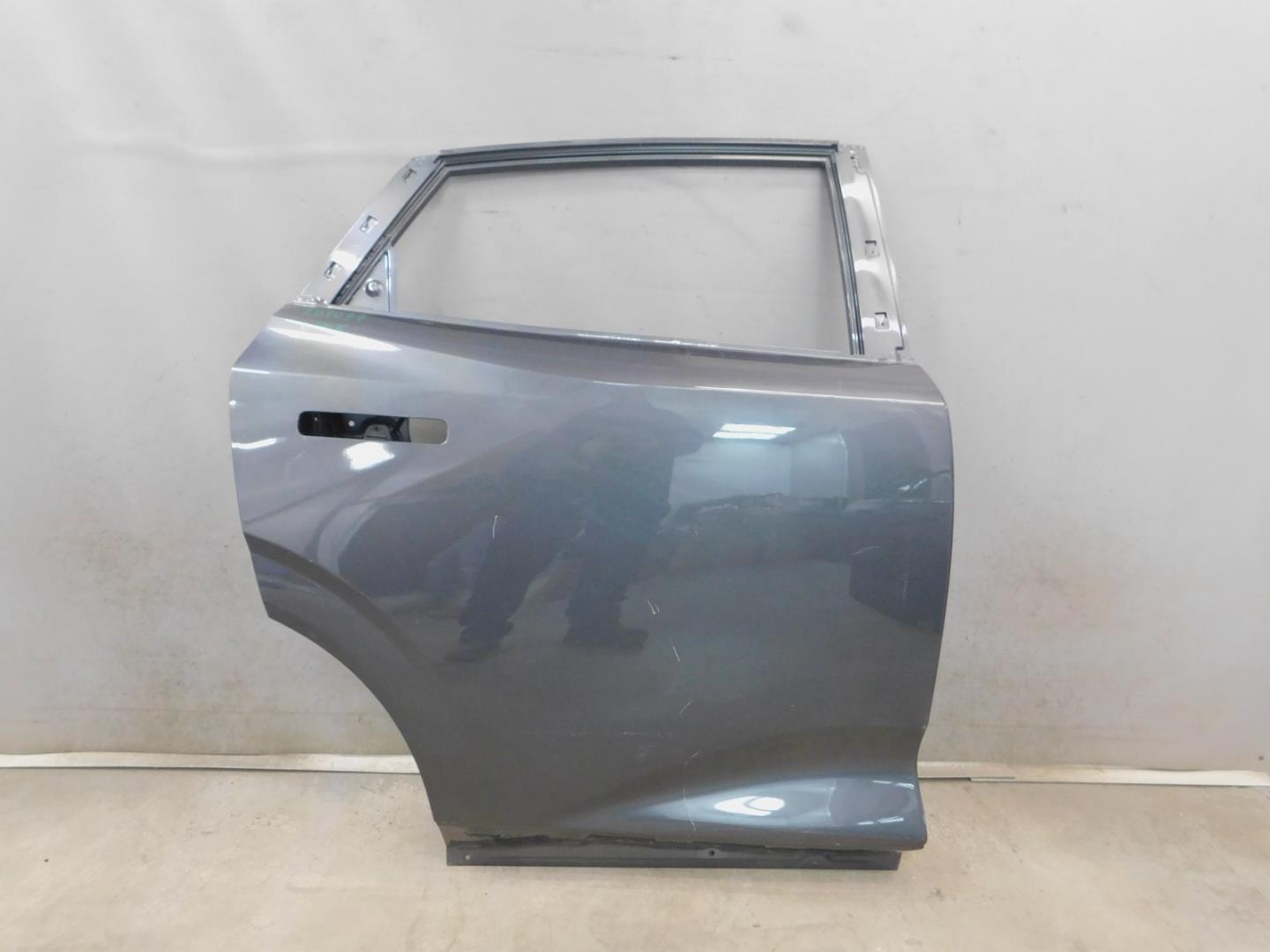 Дверь задняя правая