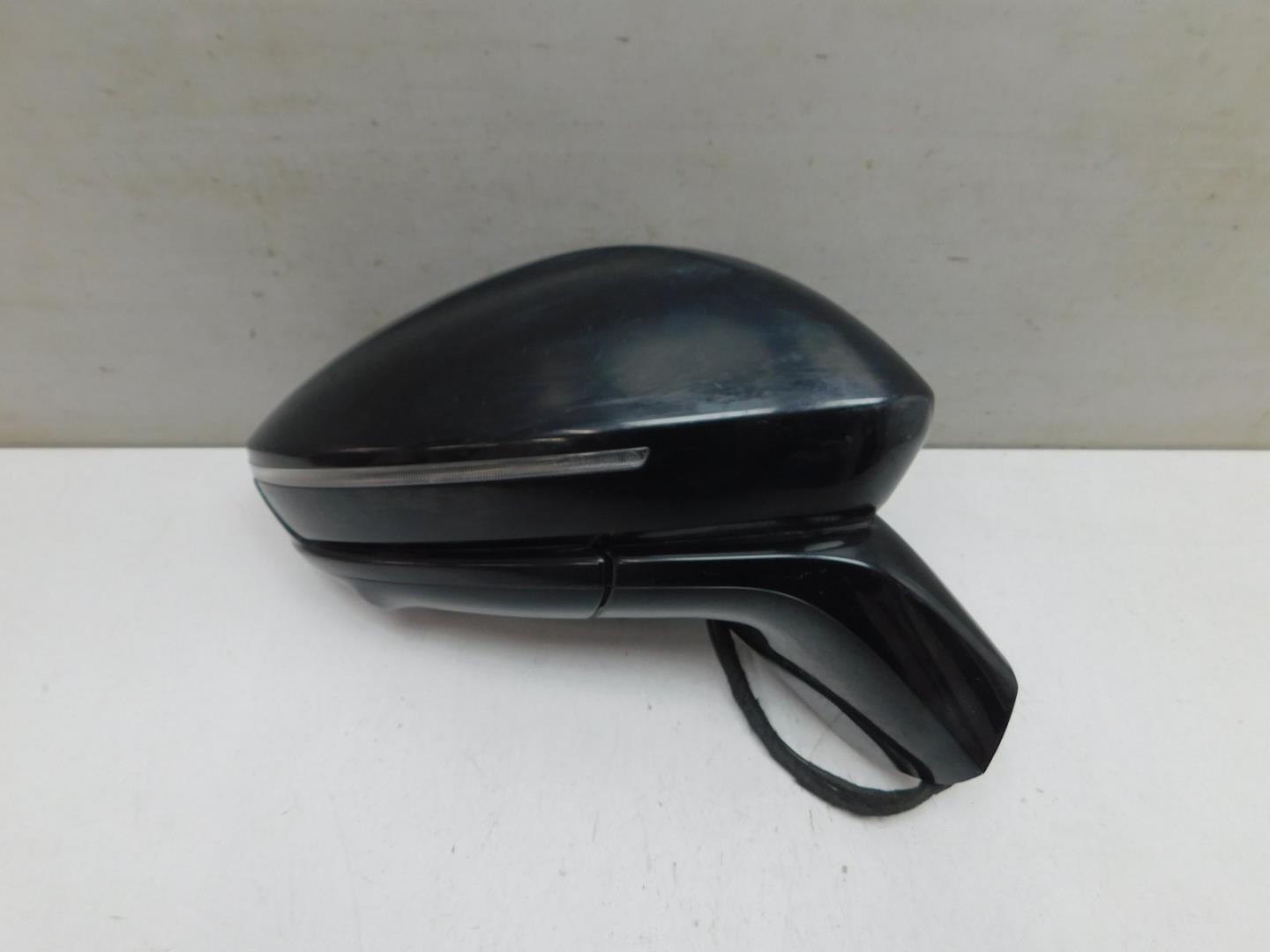 Зеркало правое электрическое