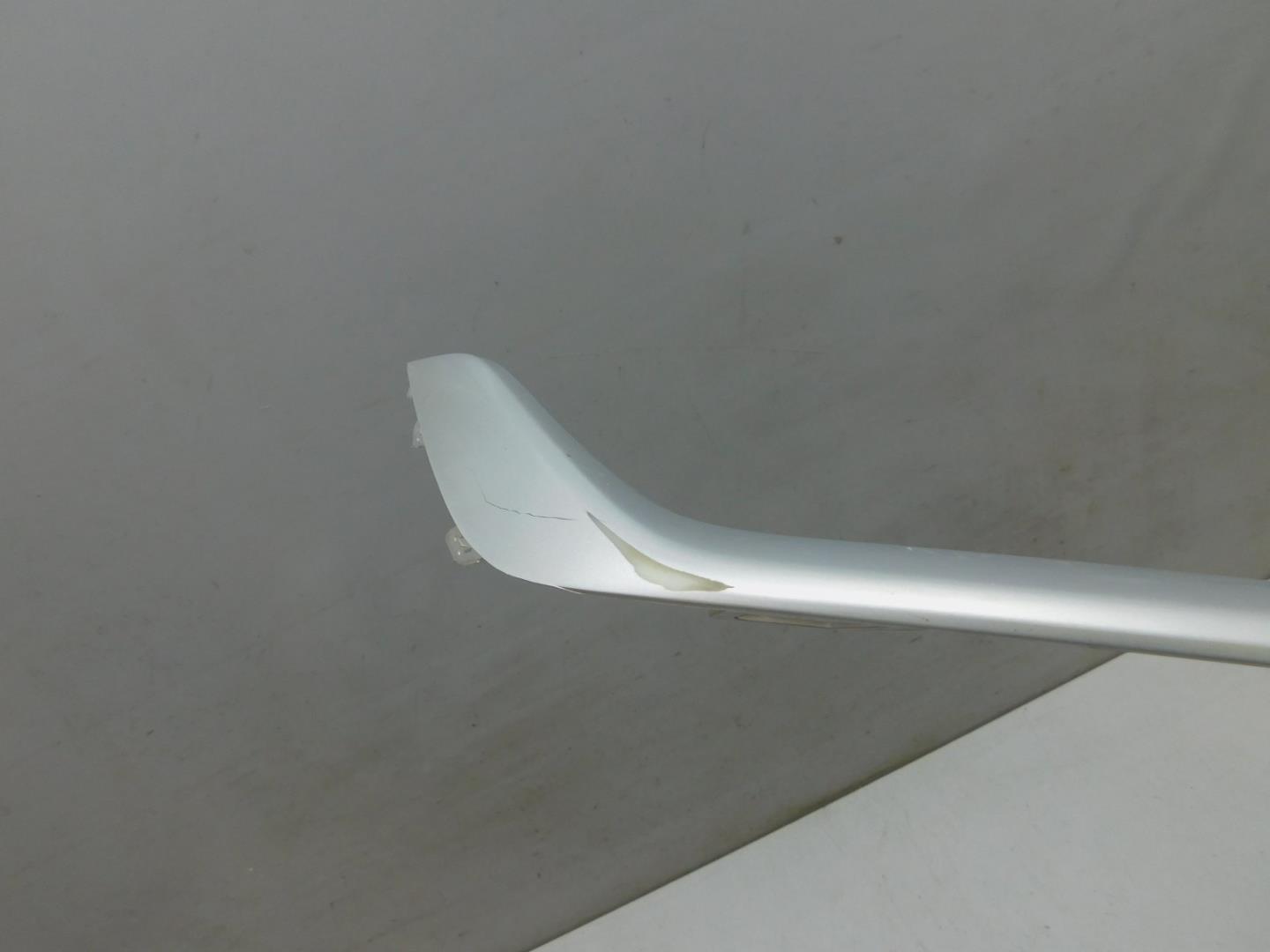 Молдинг переднего бампера