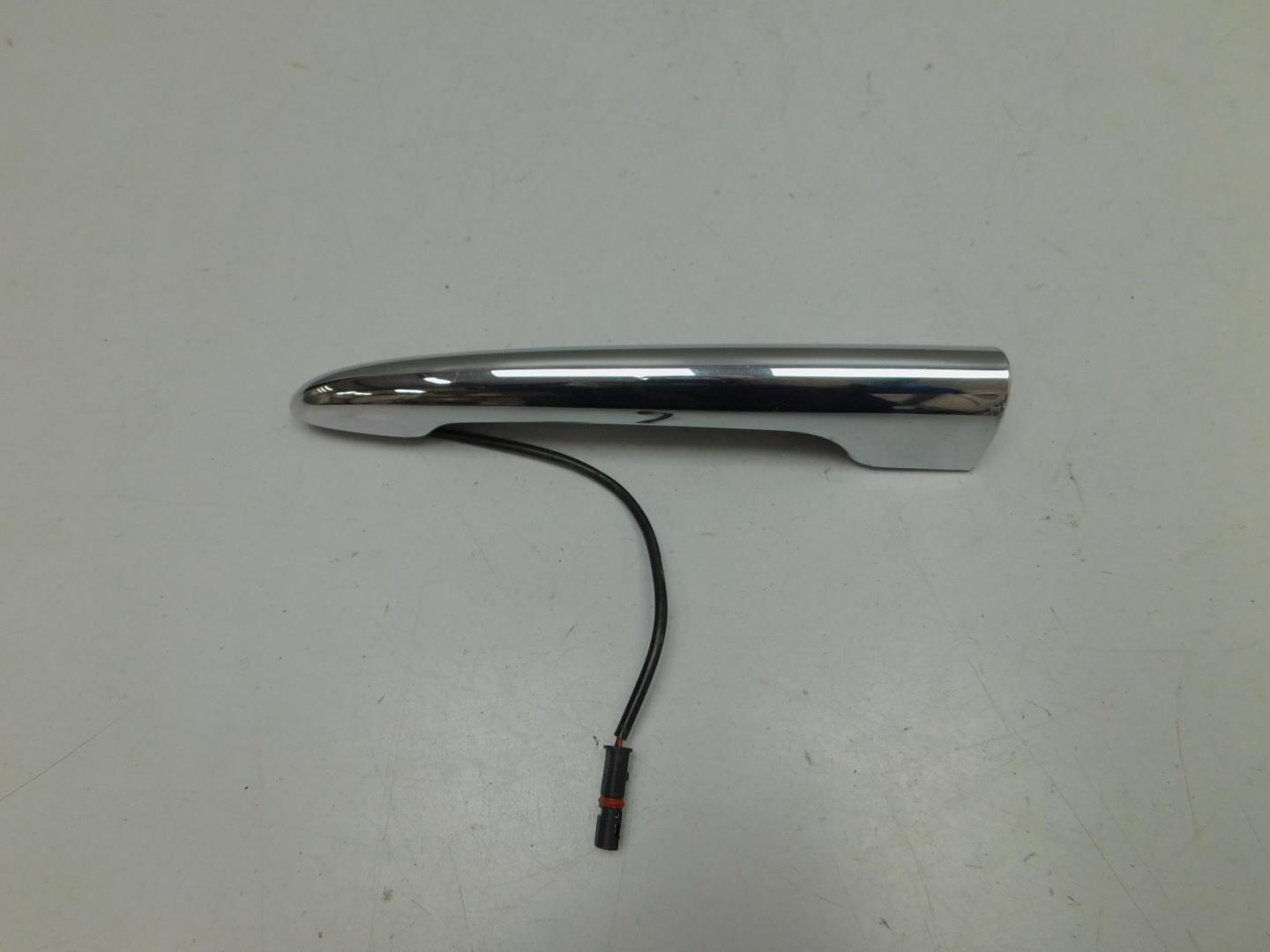 Ручка двери багажника наружная