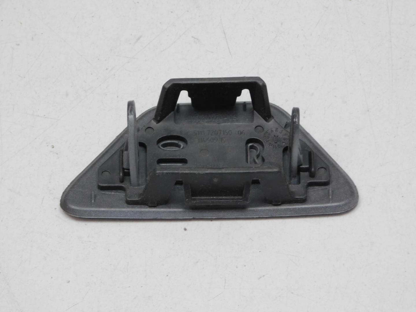 Крышка форсунки омывателя фар