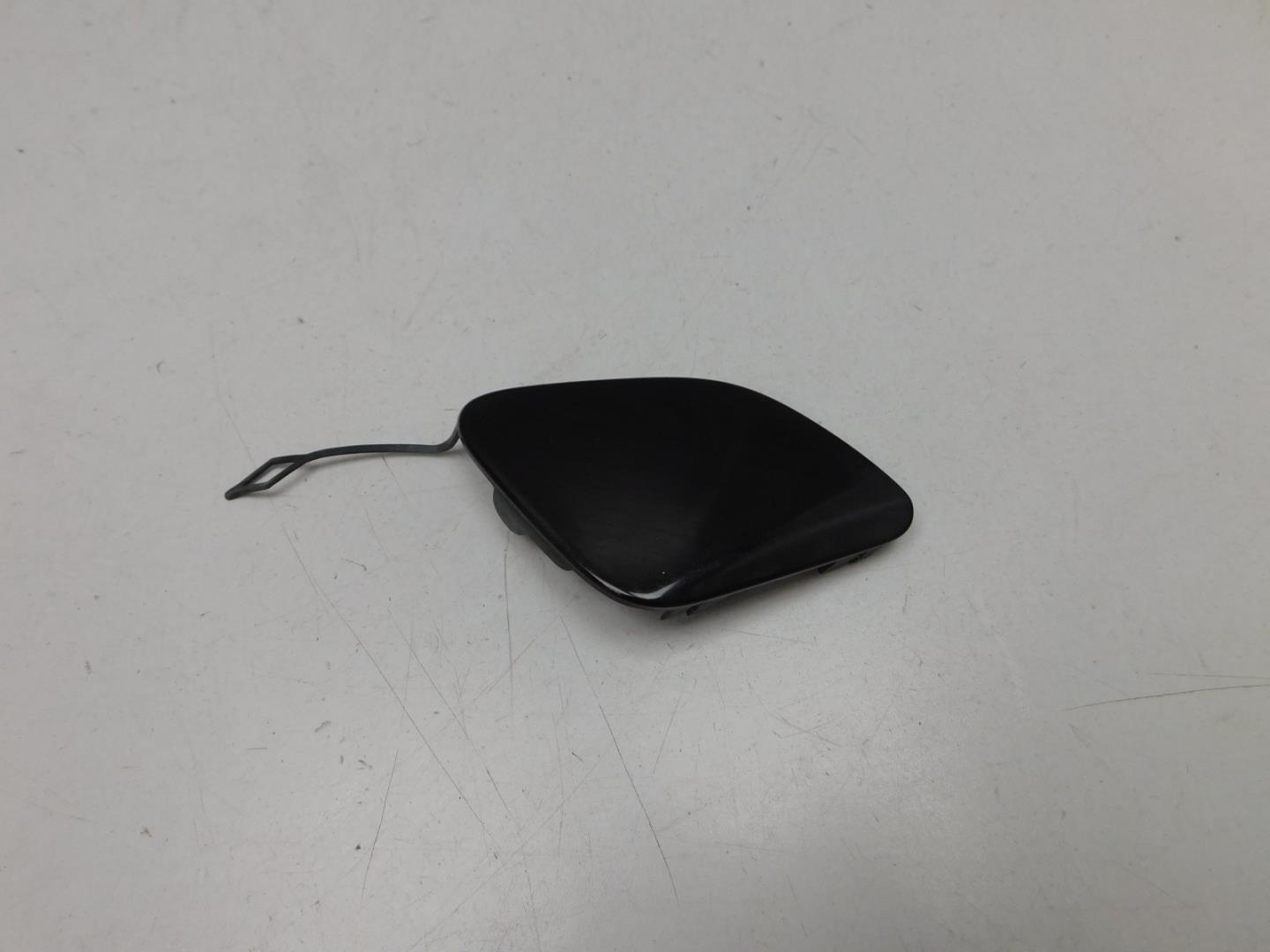 Заглушка буксировочного крюка