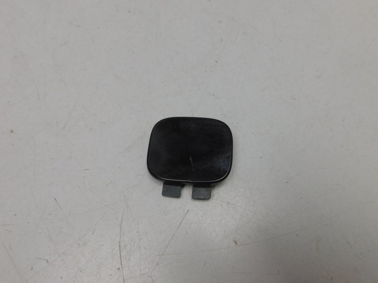 Заглушка буксировочного крюка