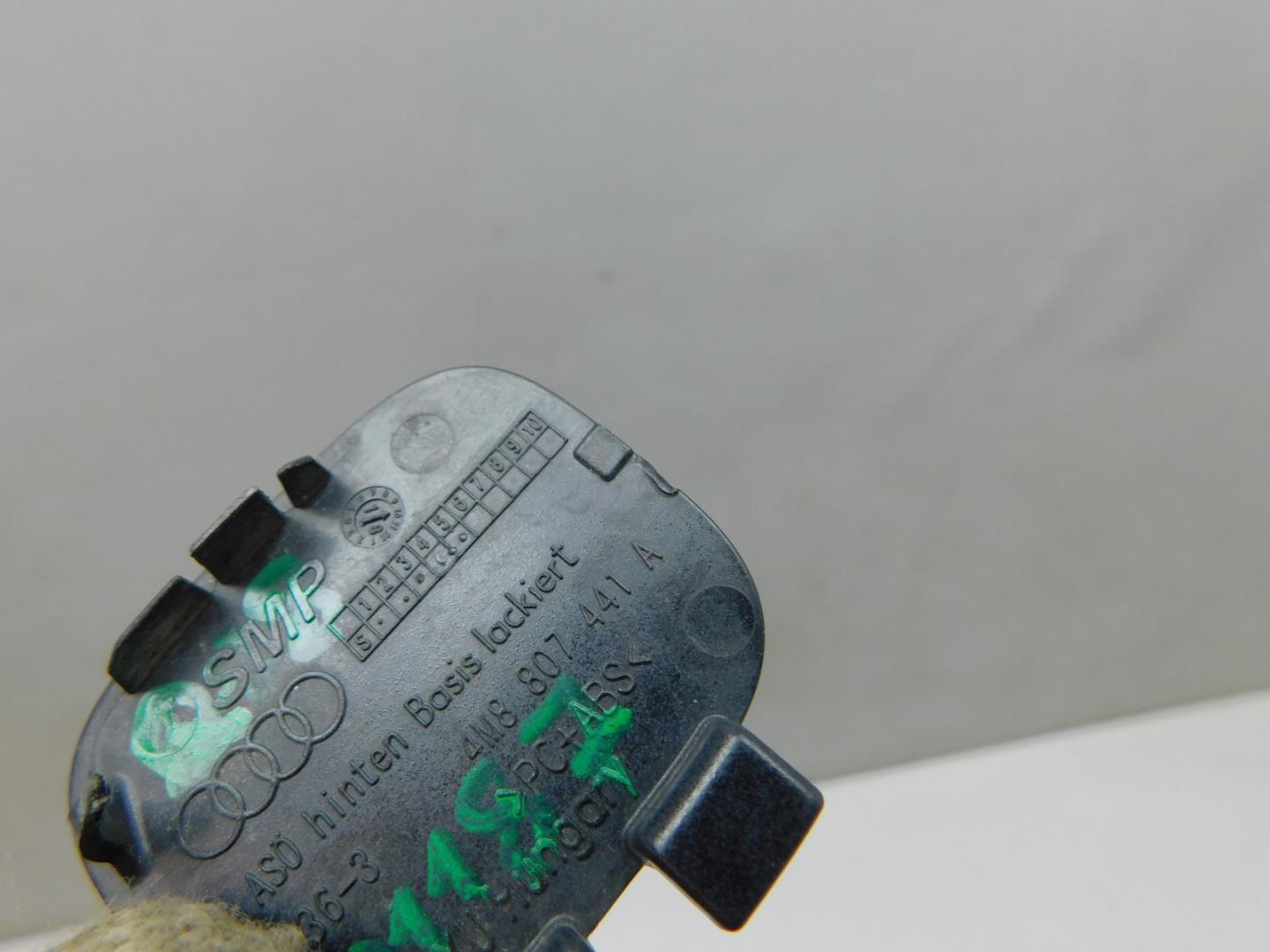 Заглушка буксировочного крюка