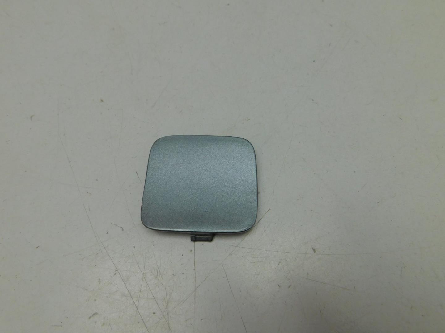 Заглушка буксировочного крюка