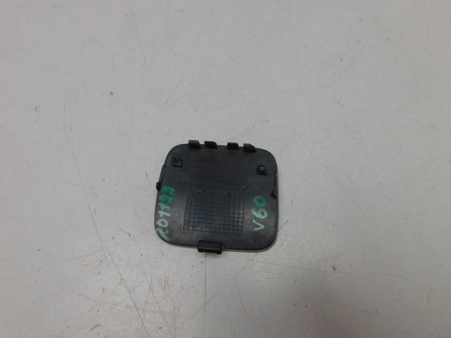 Заглушка буксировочного крюка