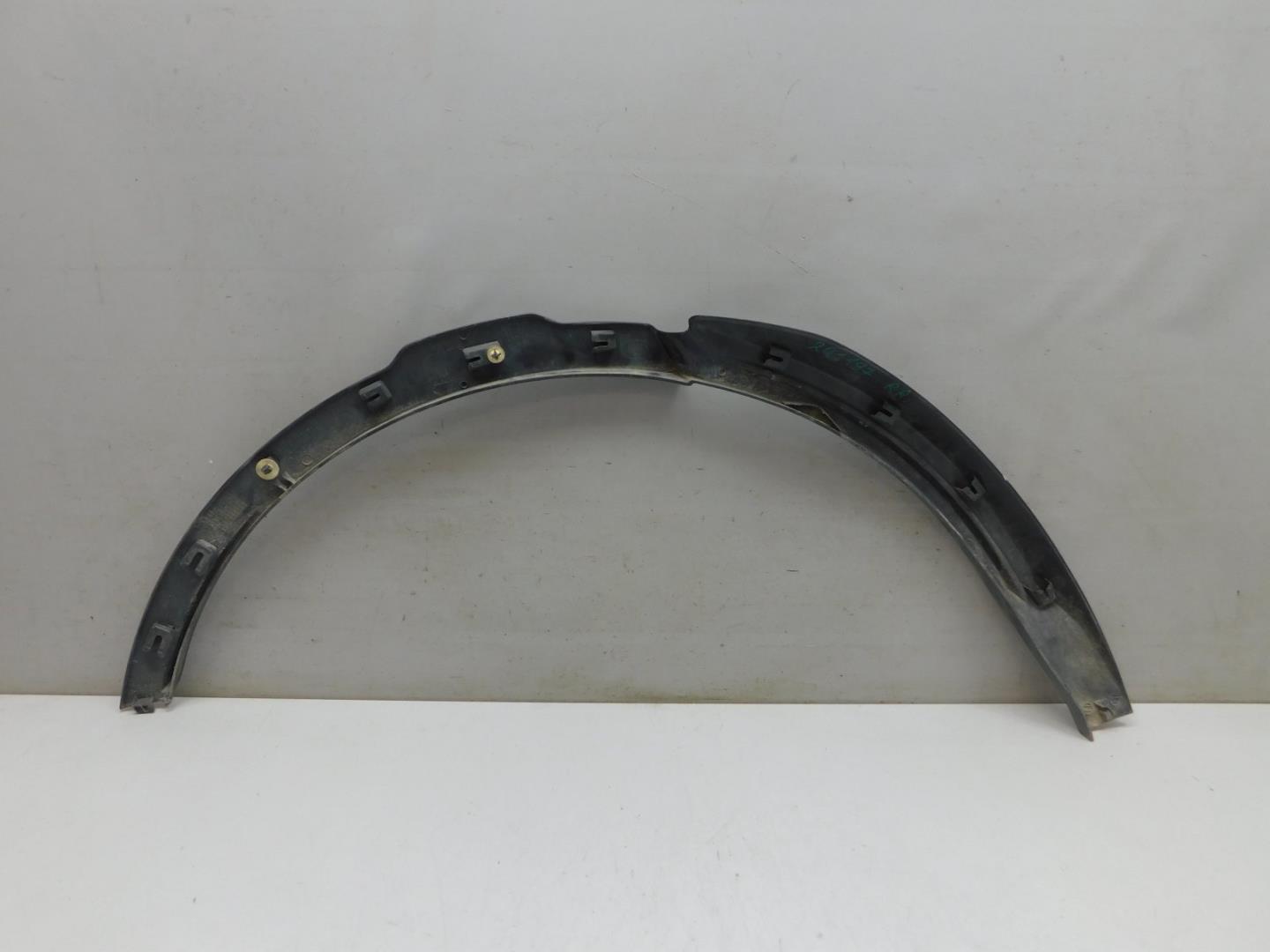 Накладка заднего крыла левого