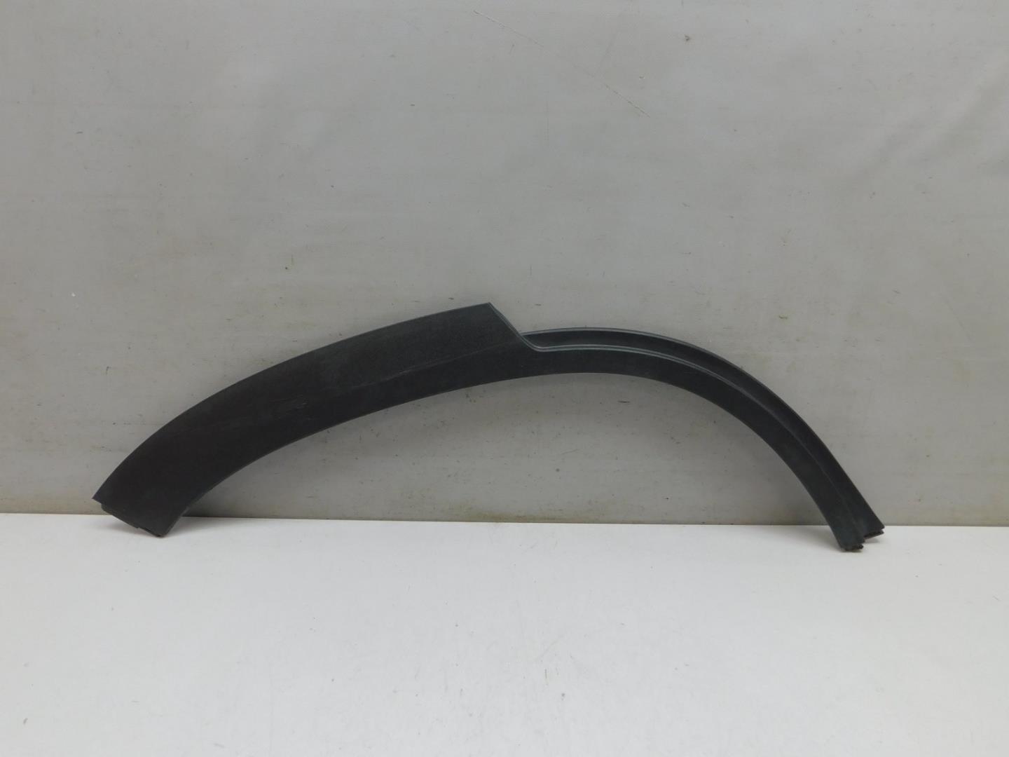 Накладка заднего крыла правого