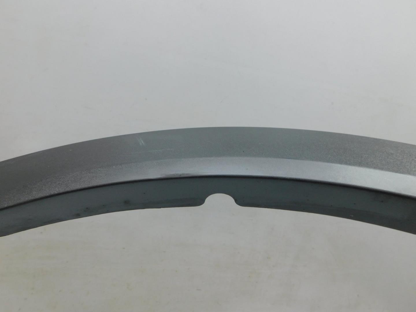 Накладка переднего крыла левого