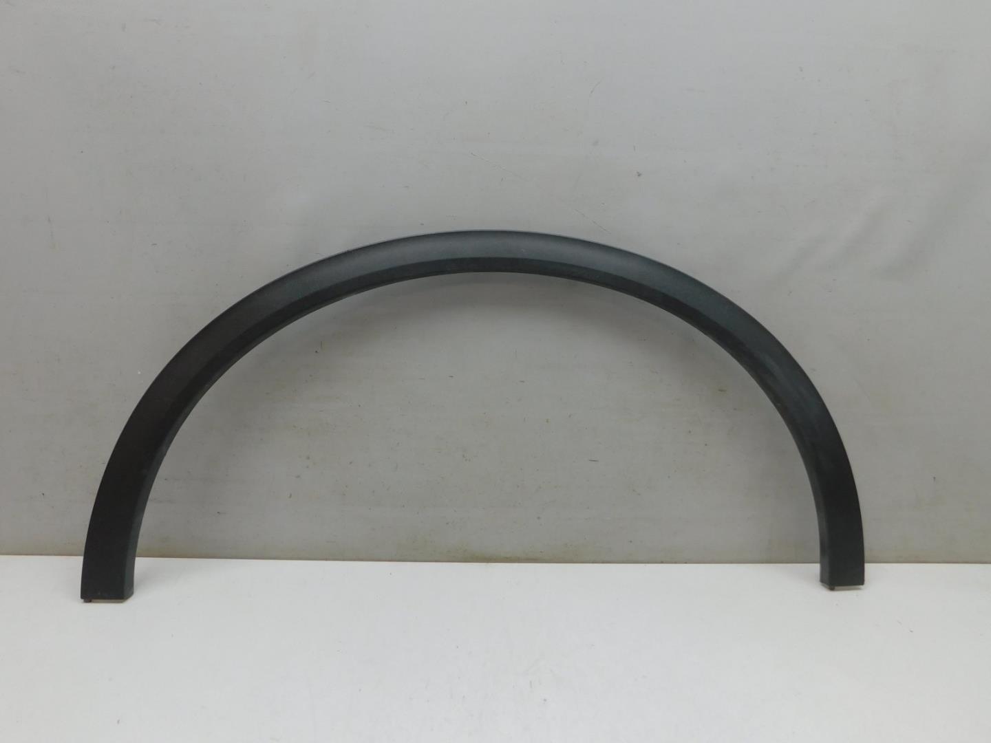 Накладка переднего крыла правого