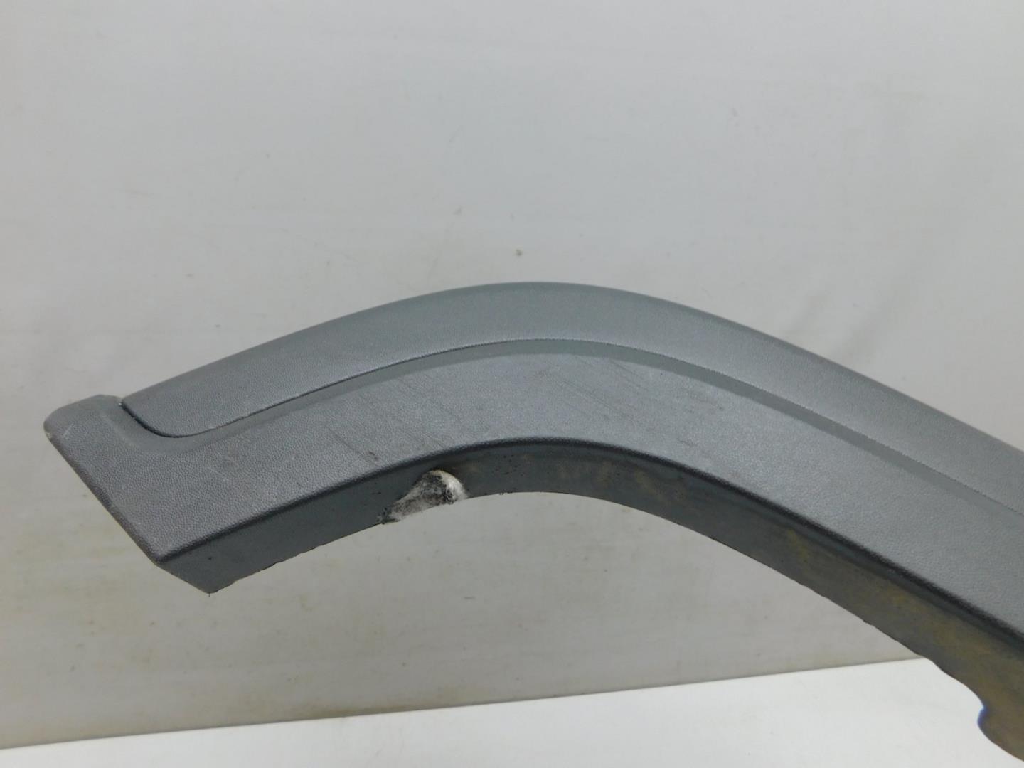 Накладка переднего крыла левого