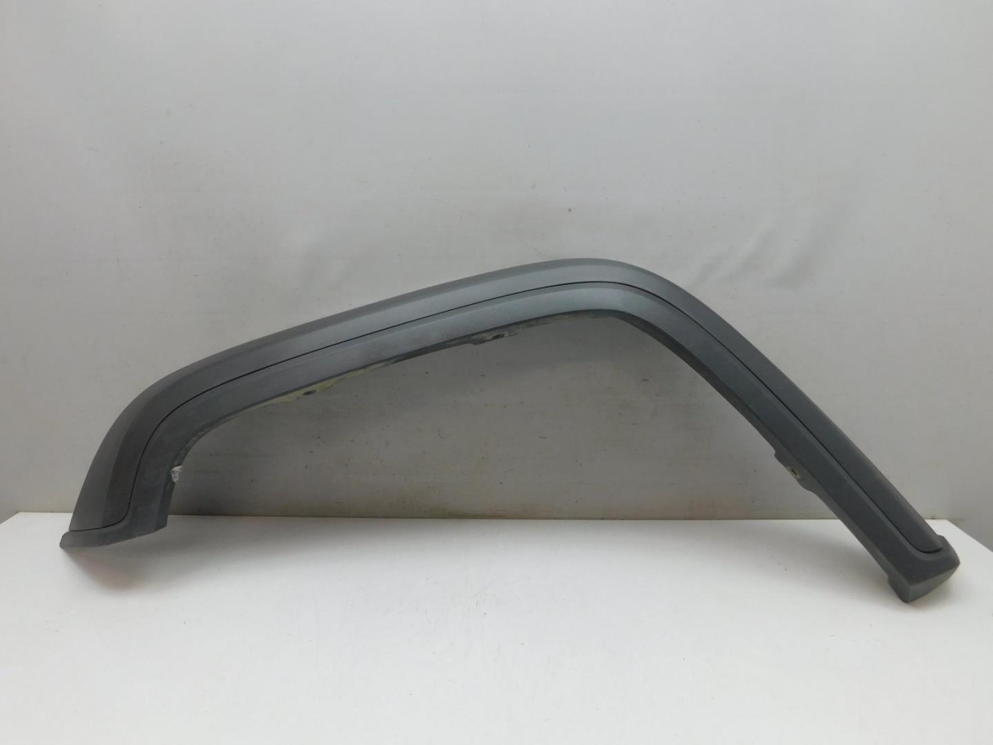 Накладка переднего крыла левого