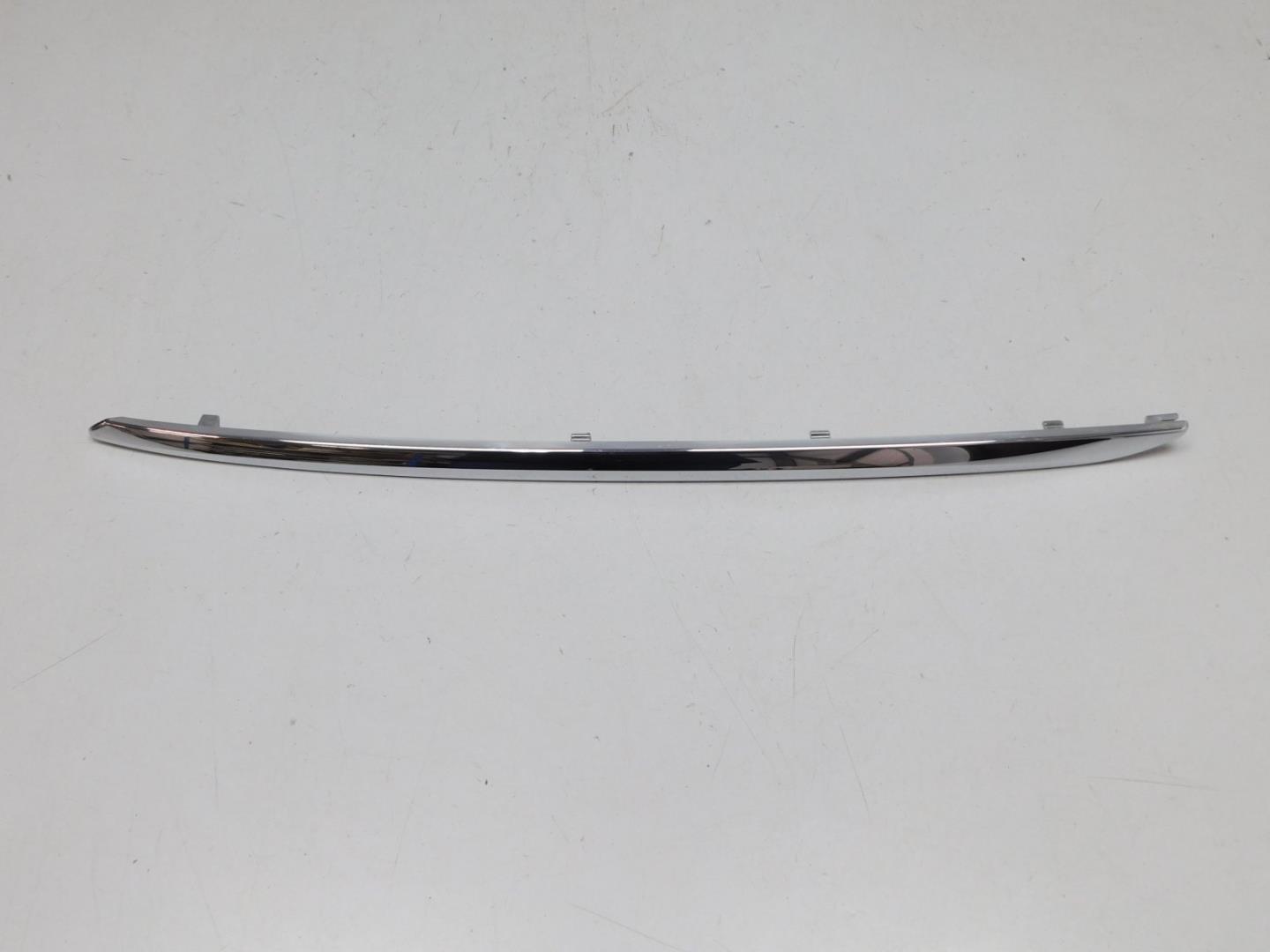 Молдинг заднего бампера