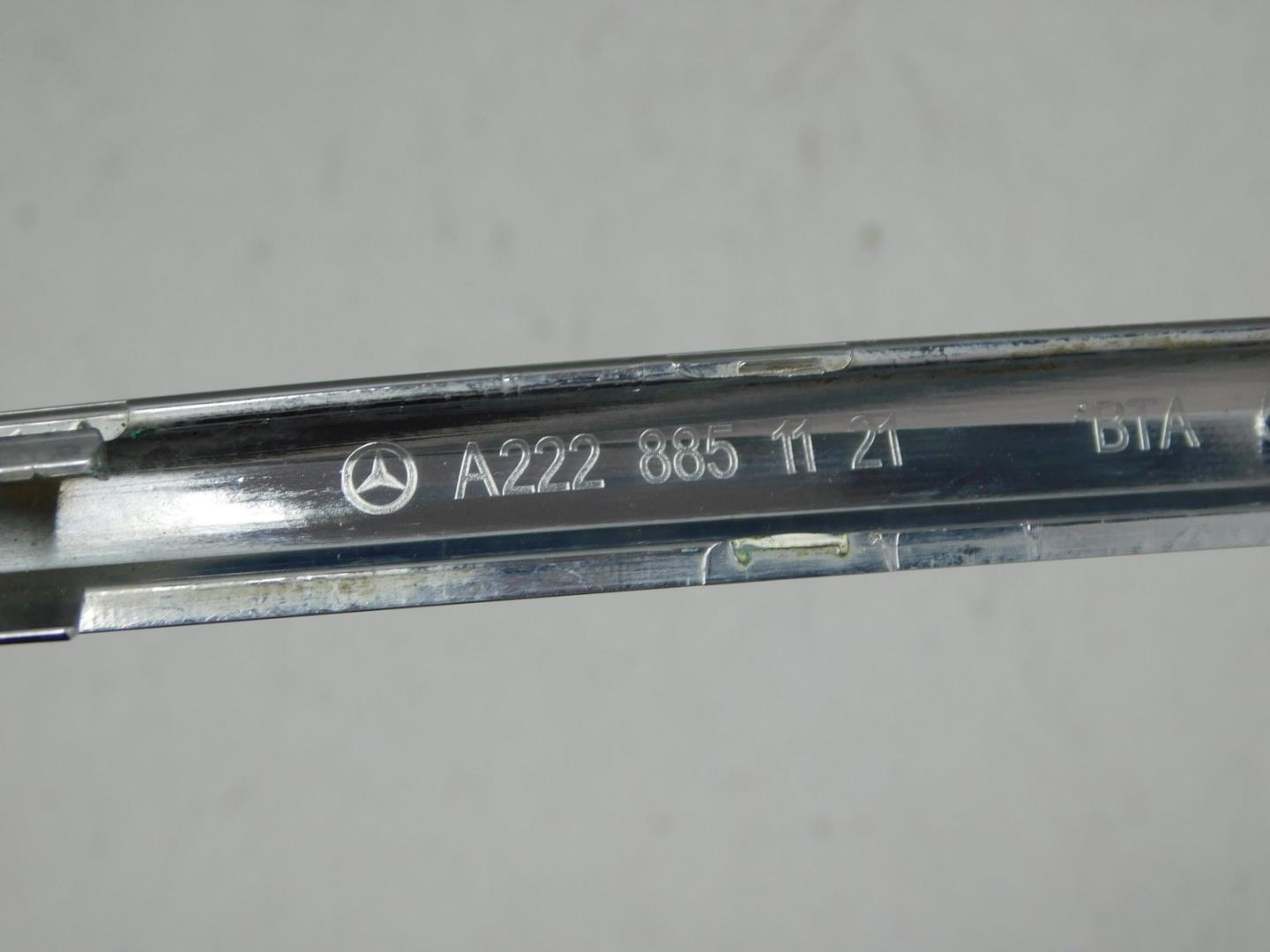 Молдинг заднего бампера