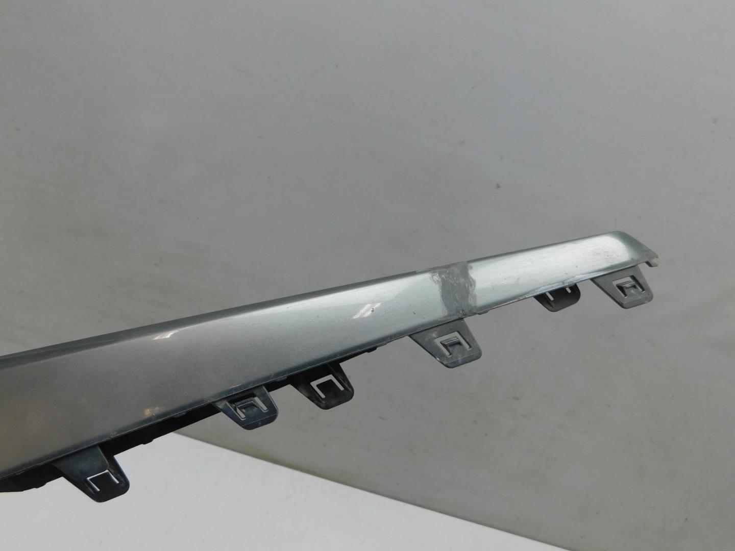 Накладка переднего бампера