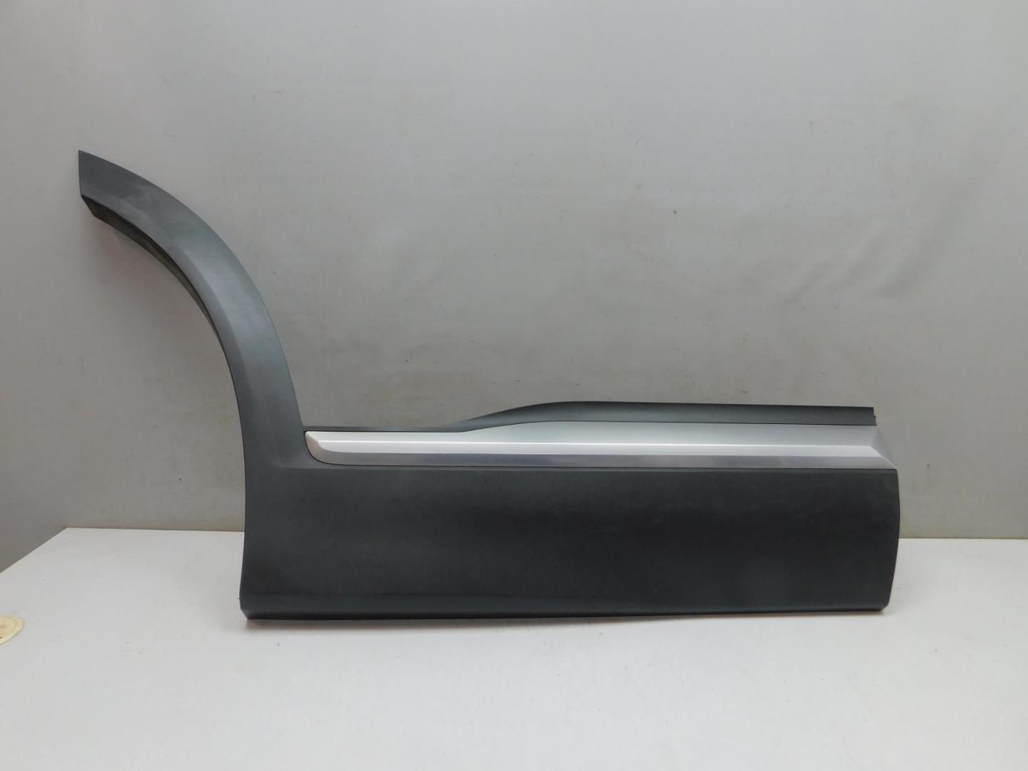 Накладка двери задней правой