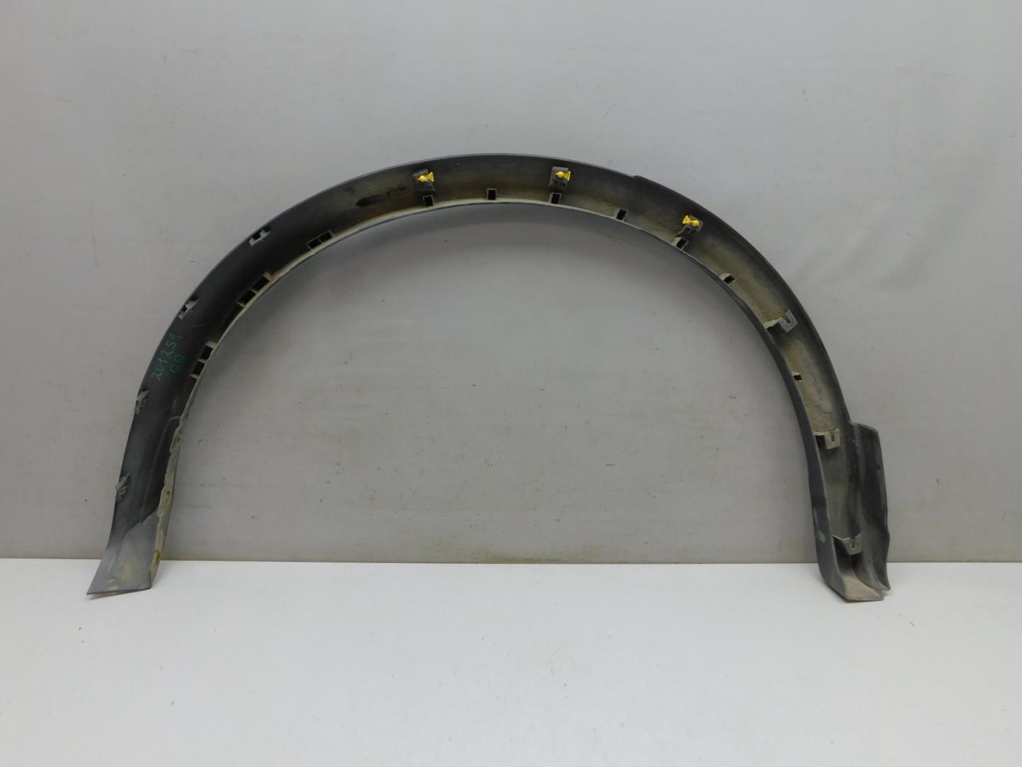 Накладка заднего крыла левого