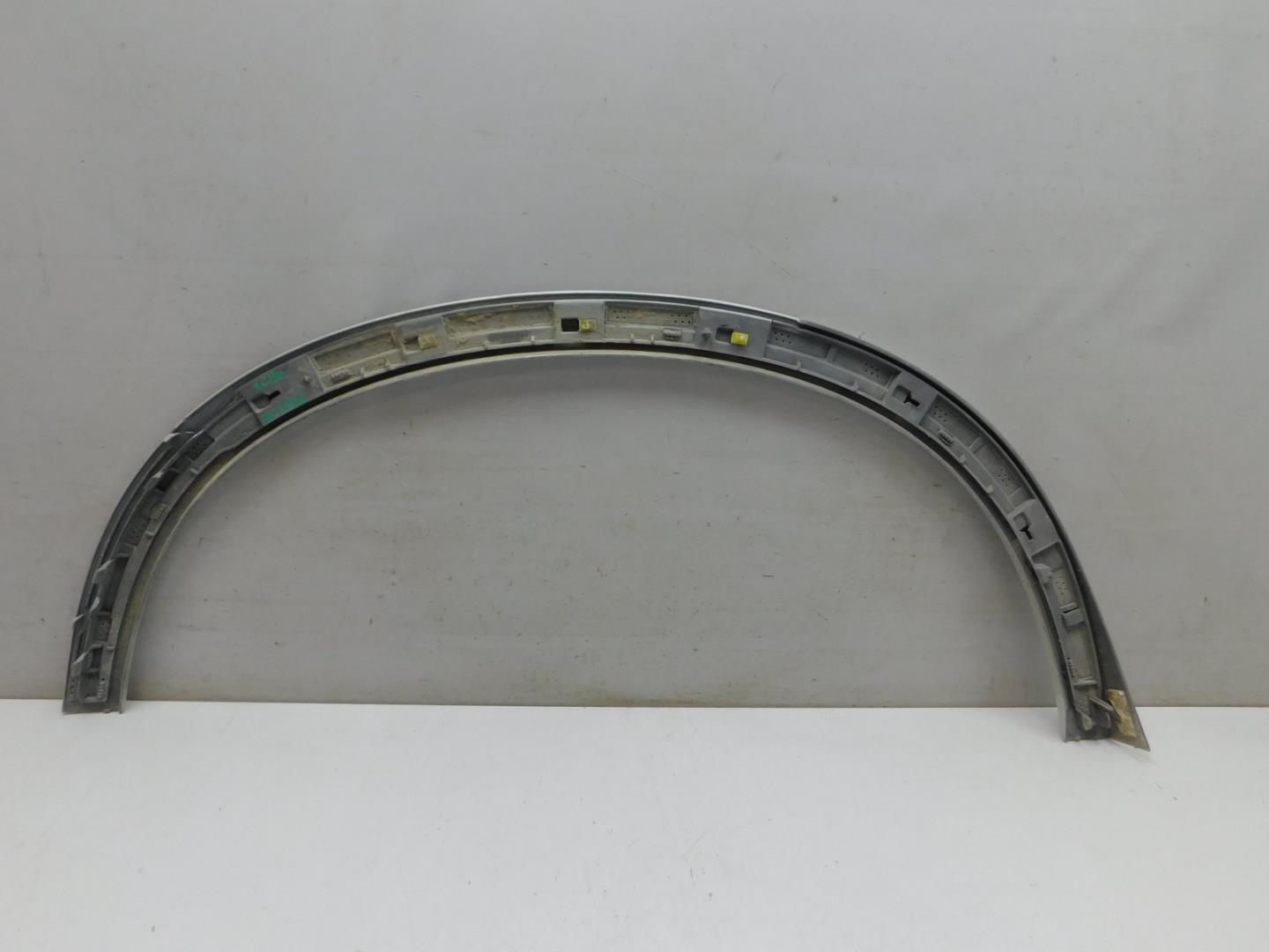 Накладка заднего крыла левого