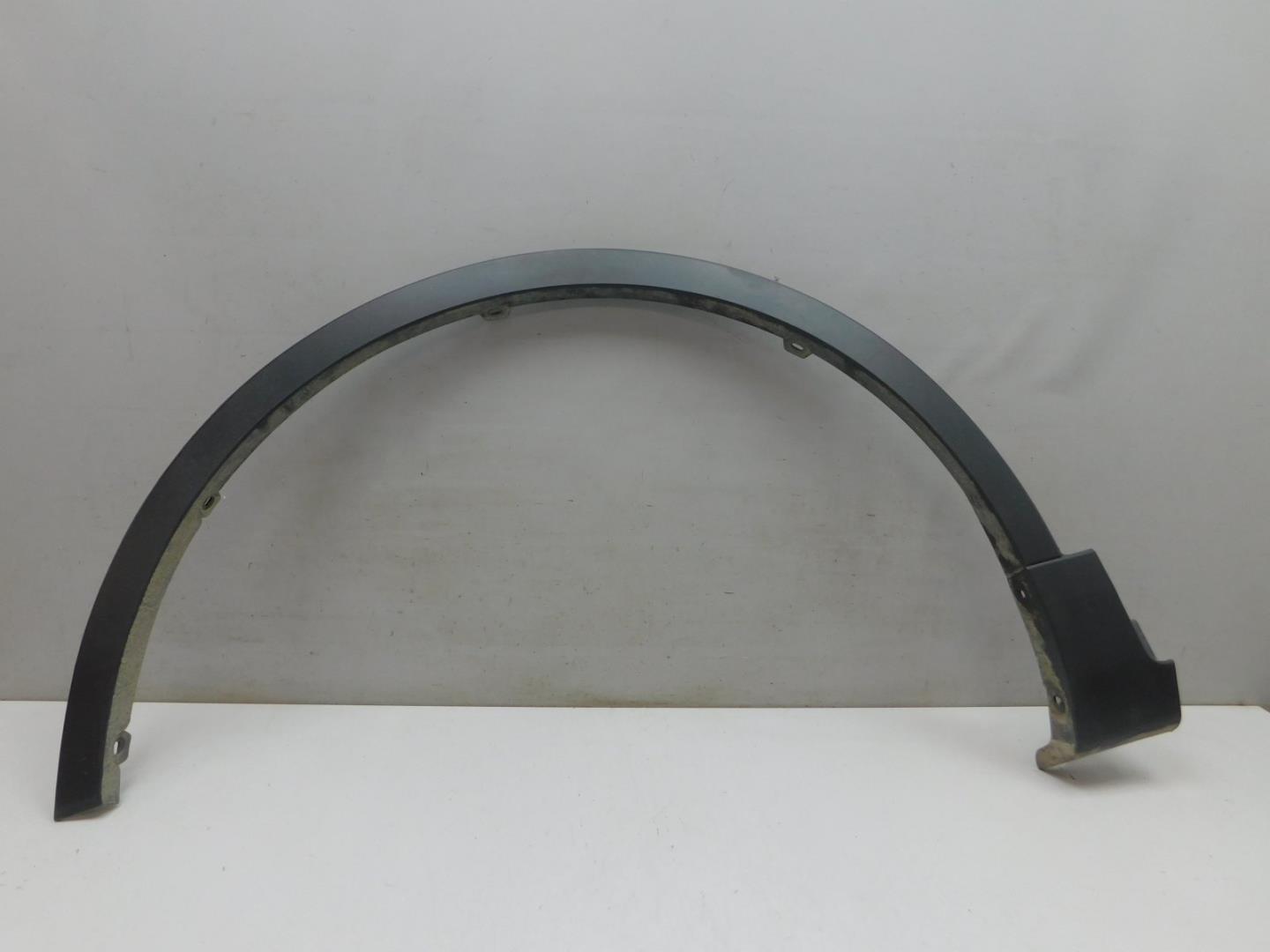 Накладка переднего крыла левого