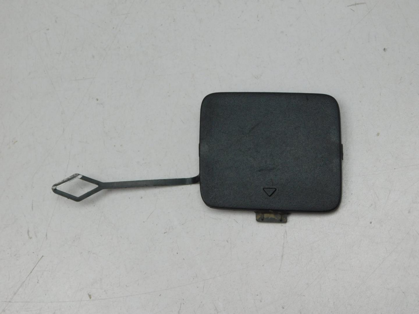 Заглушка буксировочного крюка