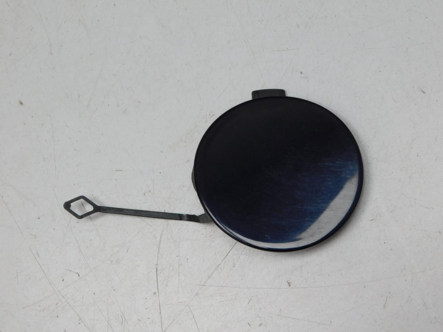 Заглушка буксировочного крюка