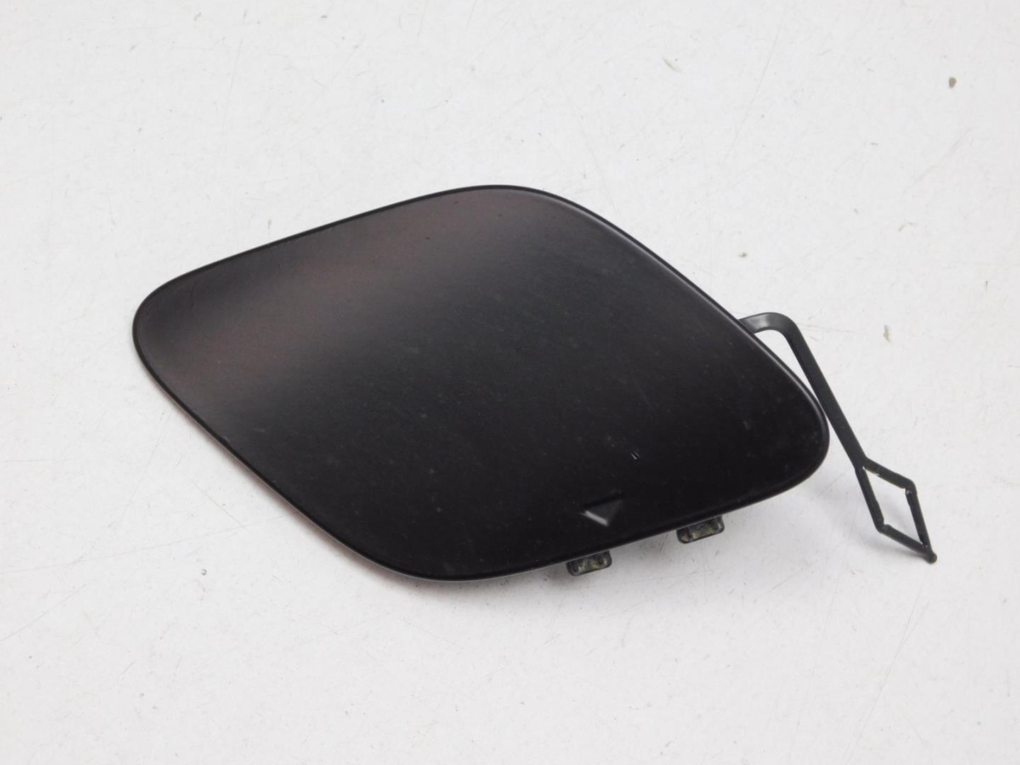 Заглушка буксировочного крюка