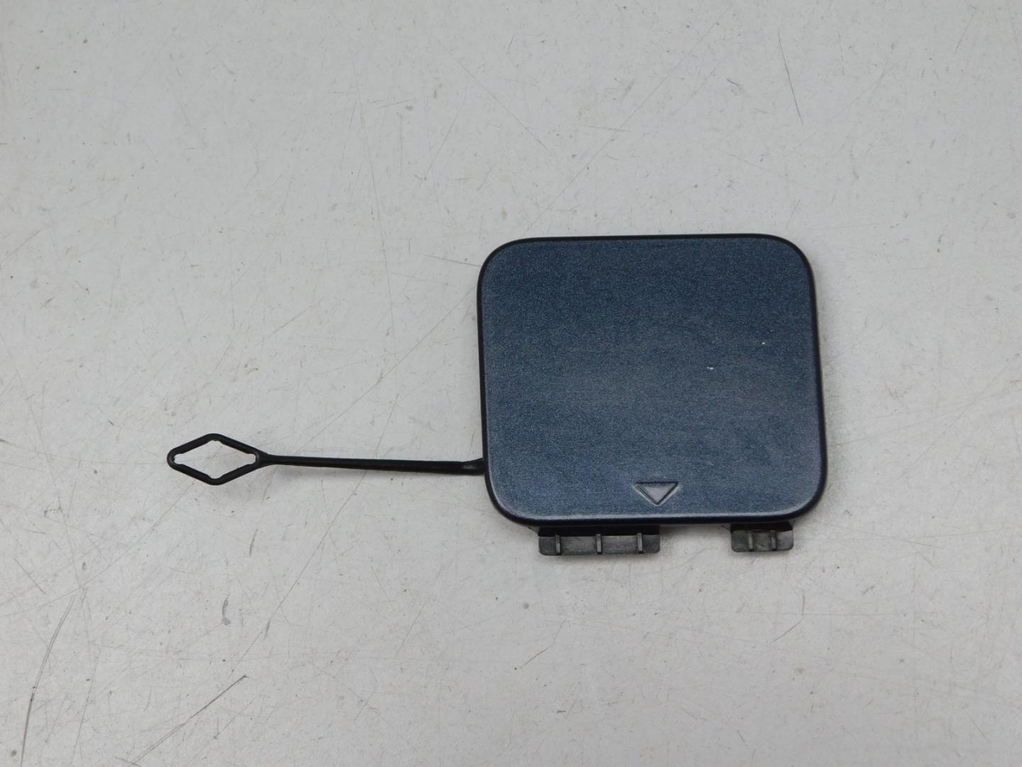 Заглушка буксировочного крюка