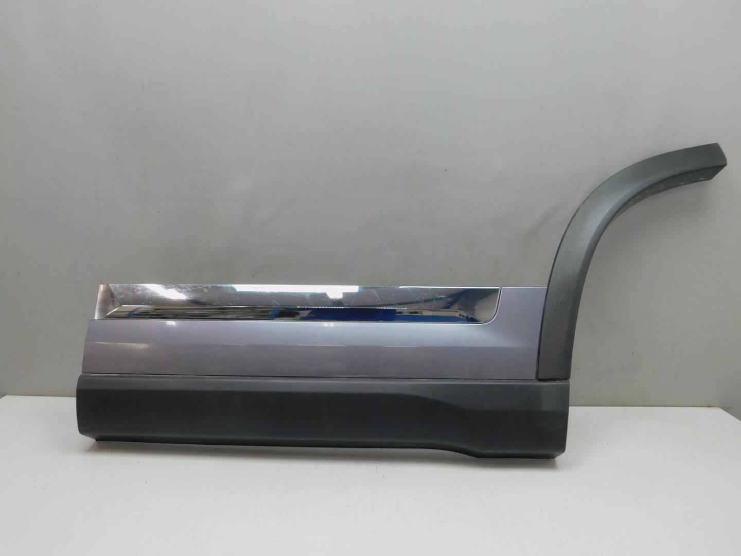 Накладка двери задней левой