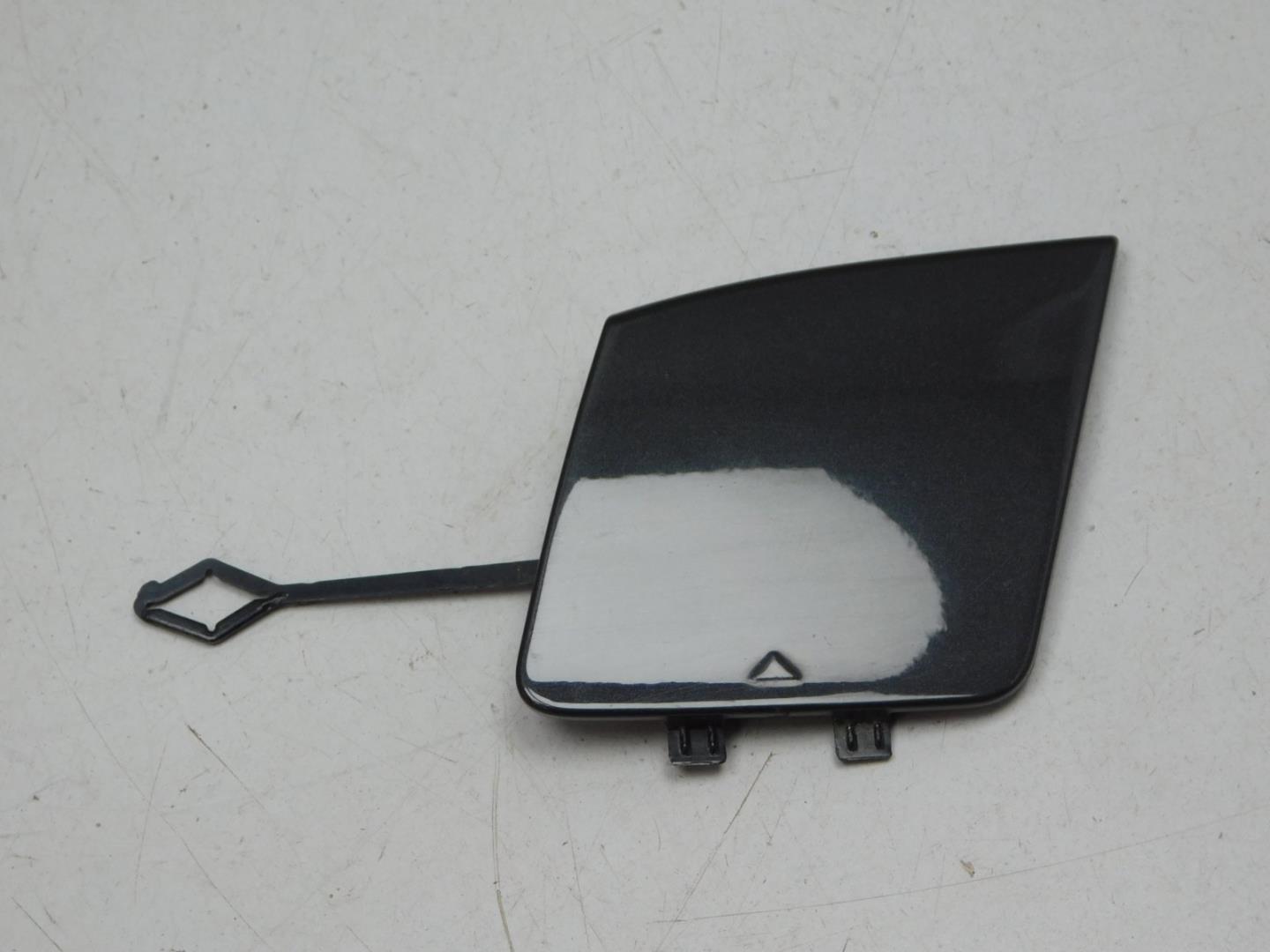 Заглушка буксировочного крюка