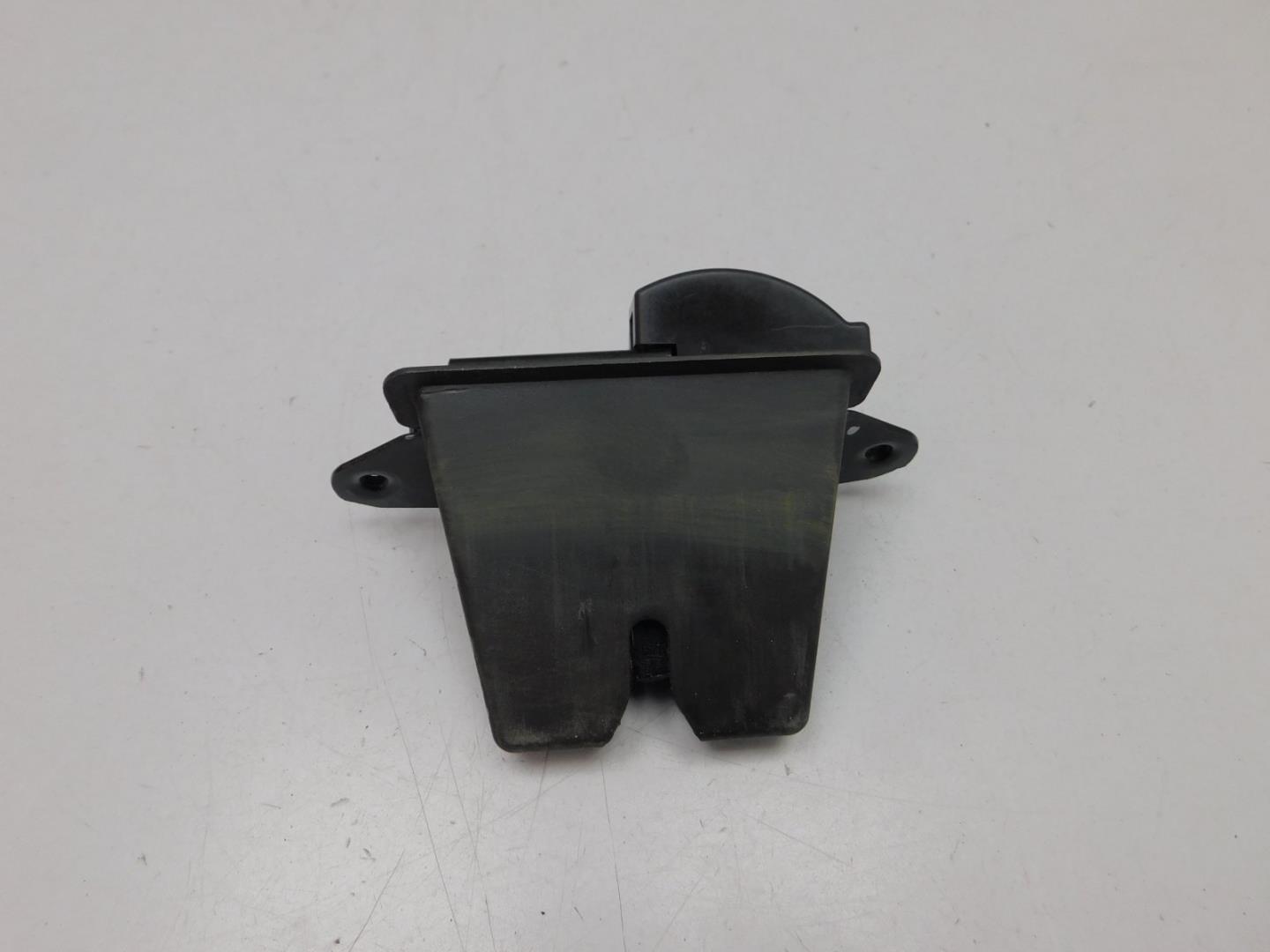 Замок багажника