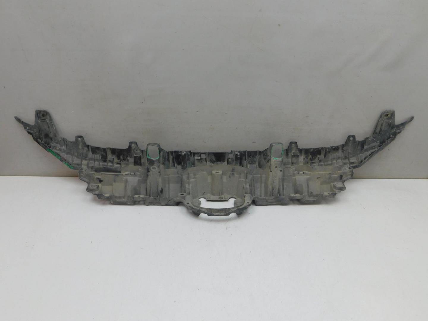 Кронштейн решетки радиатора