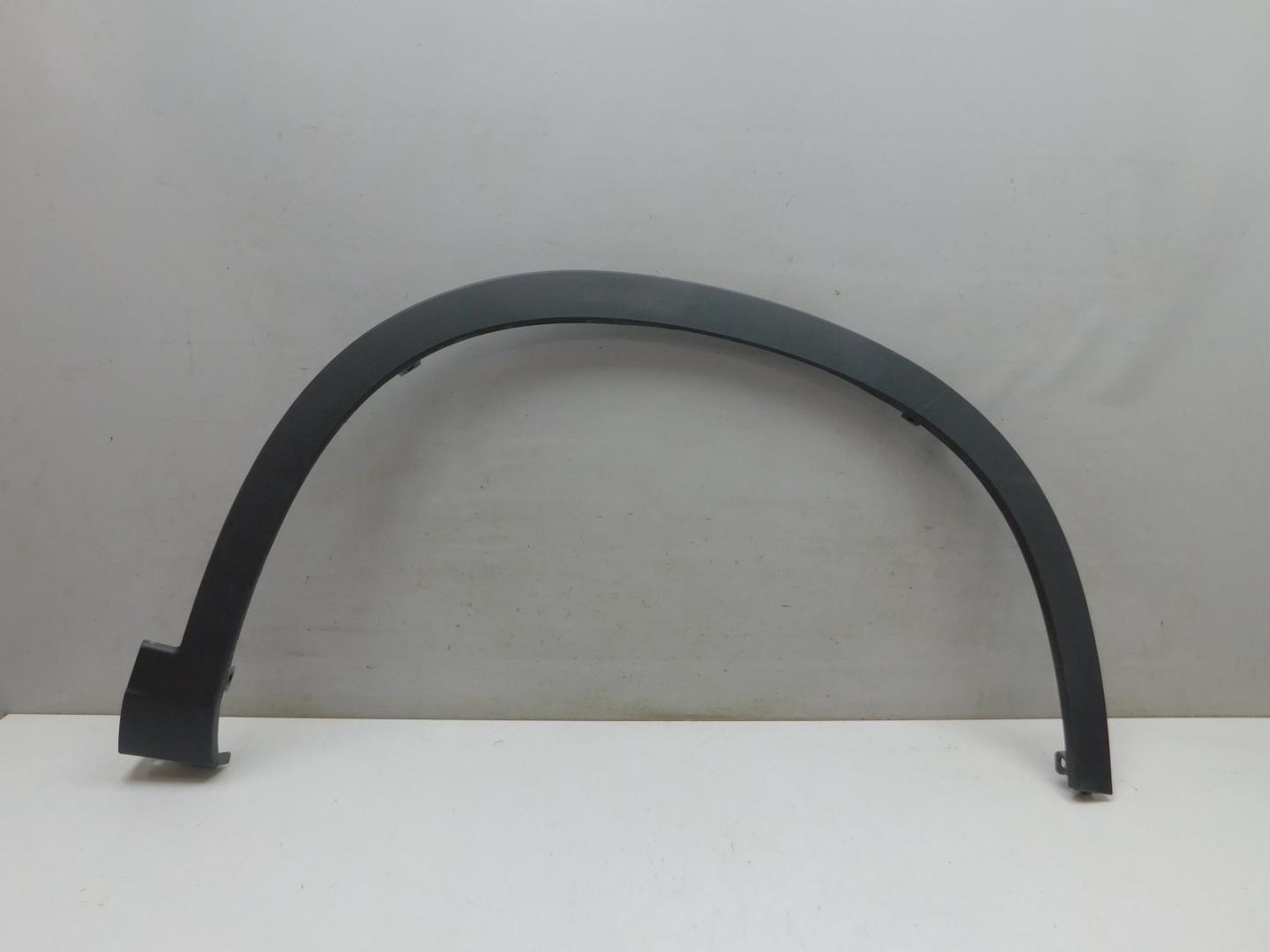 Накладка переднего крыла правого