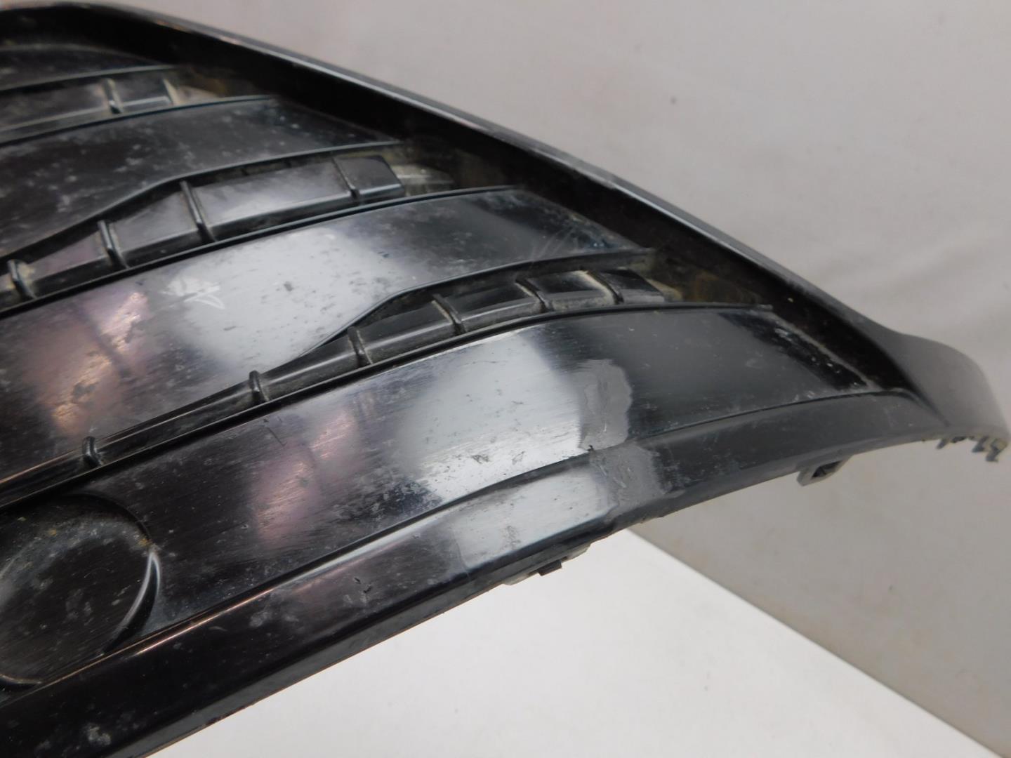 Решетка в бампер центральная