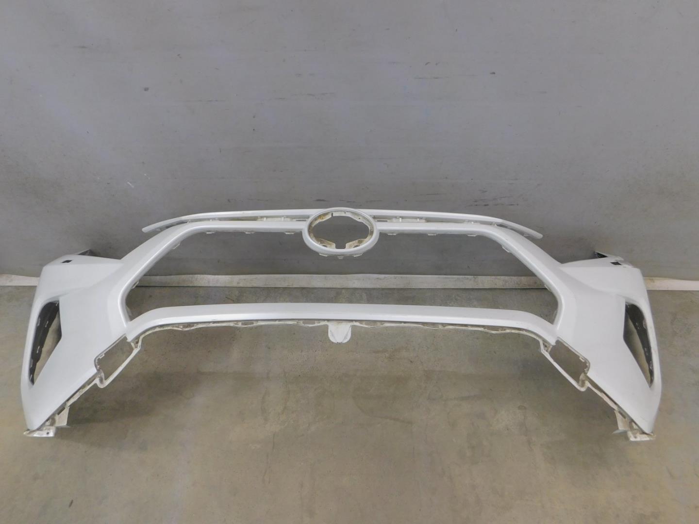 Бампер передний