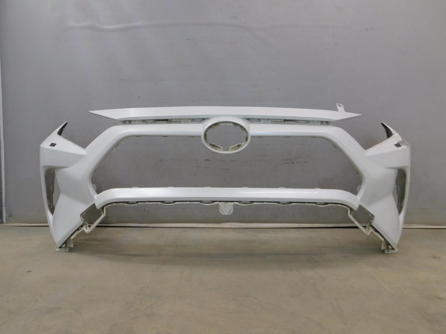 Бампер передний