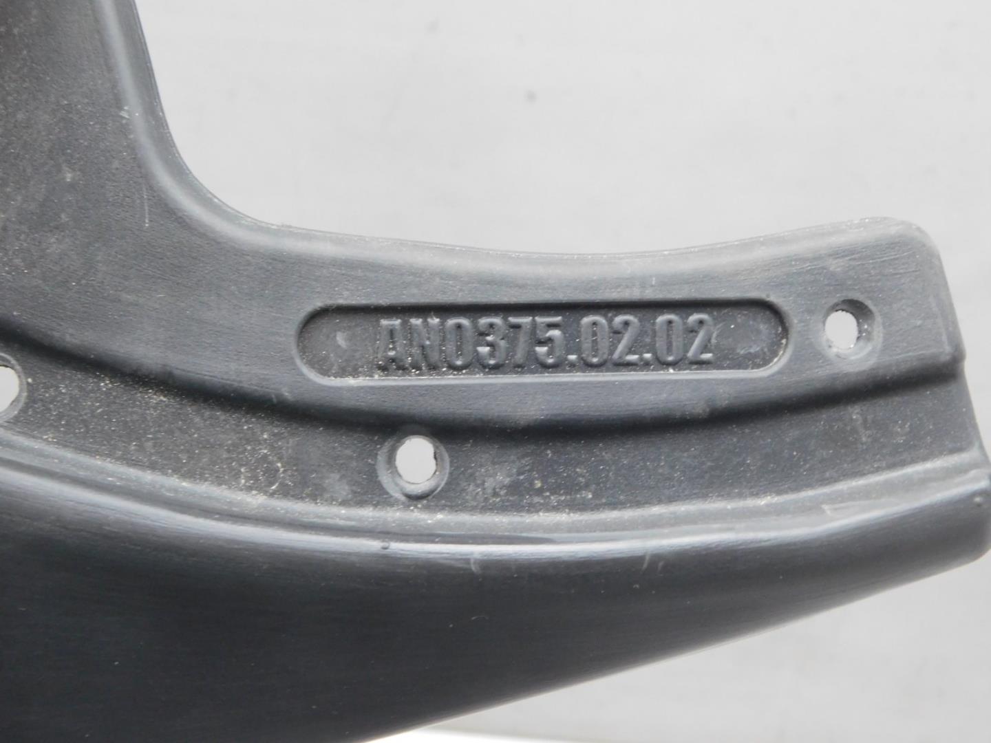 Брызговик задний правый