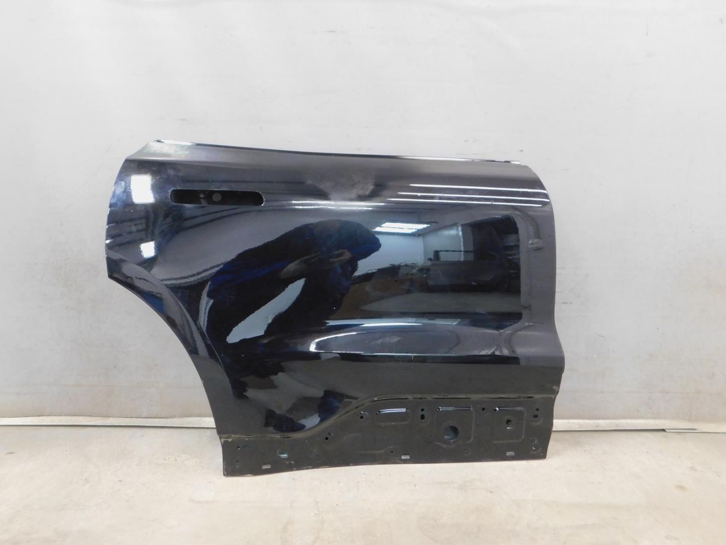 Дверь задняя правая