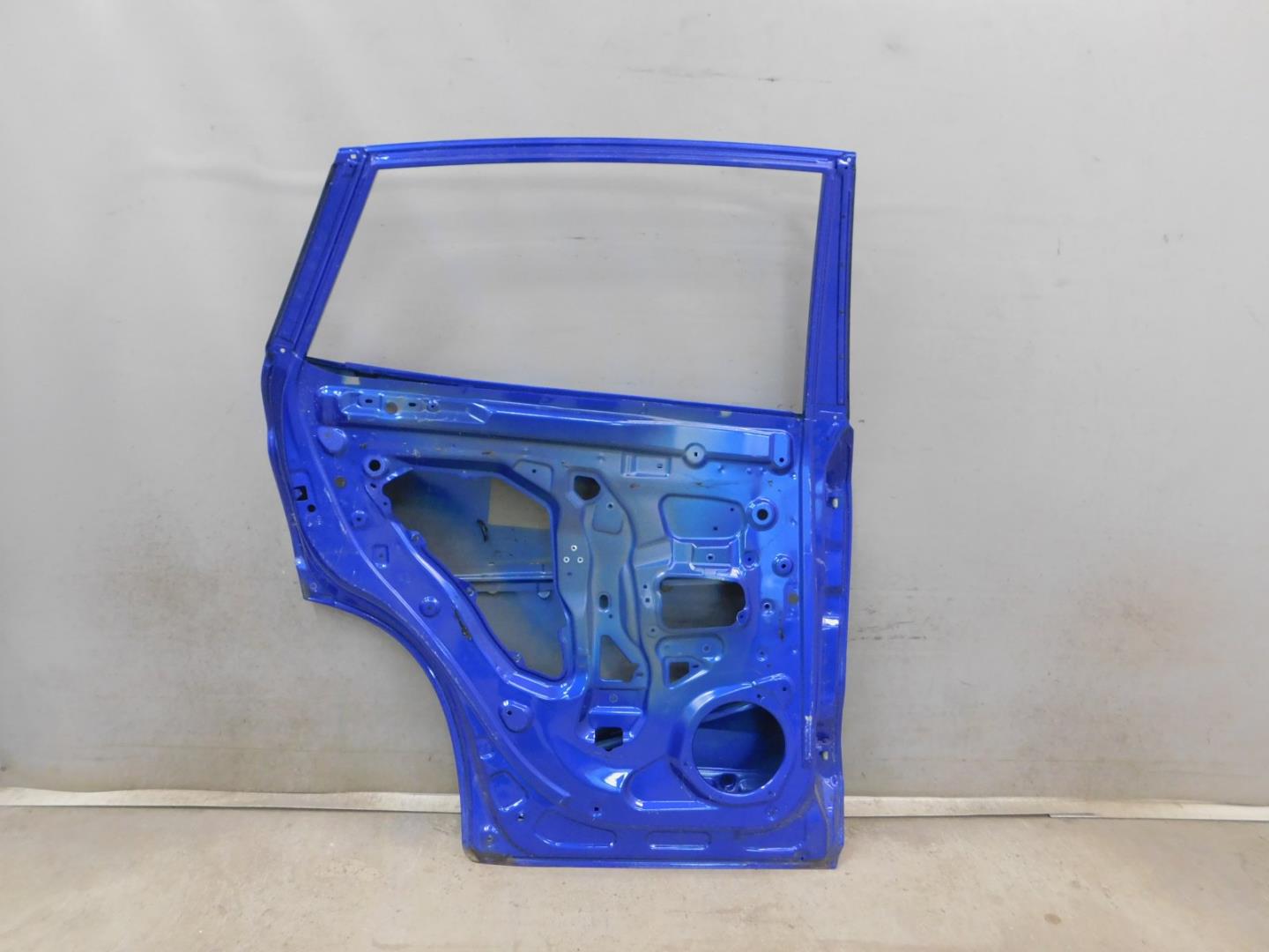 Дверь задняя левая