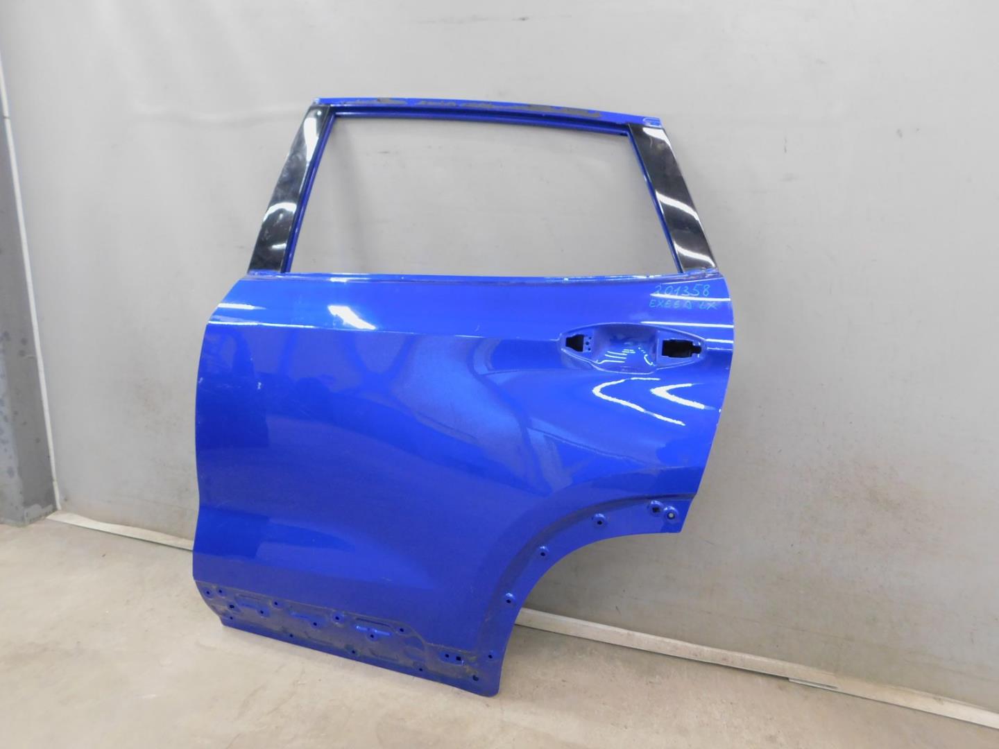 Дверь задняя левая