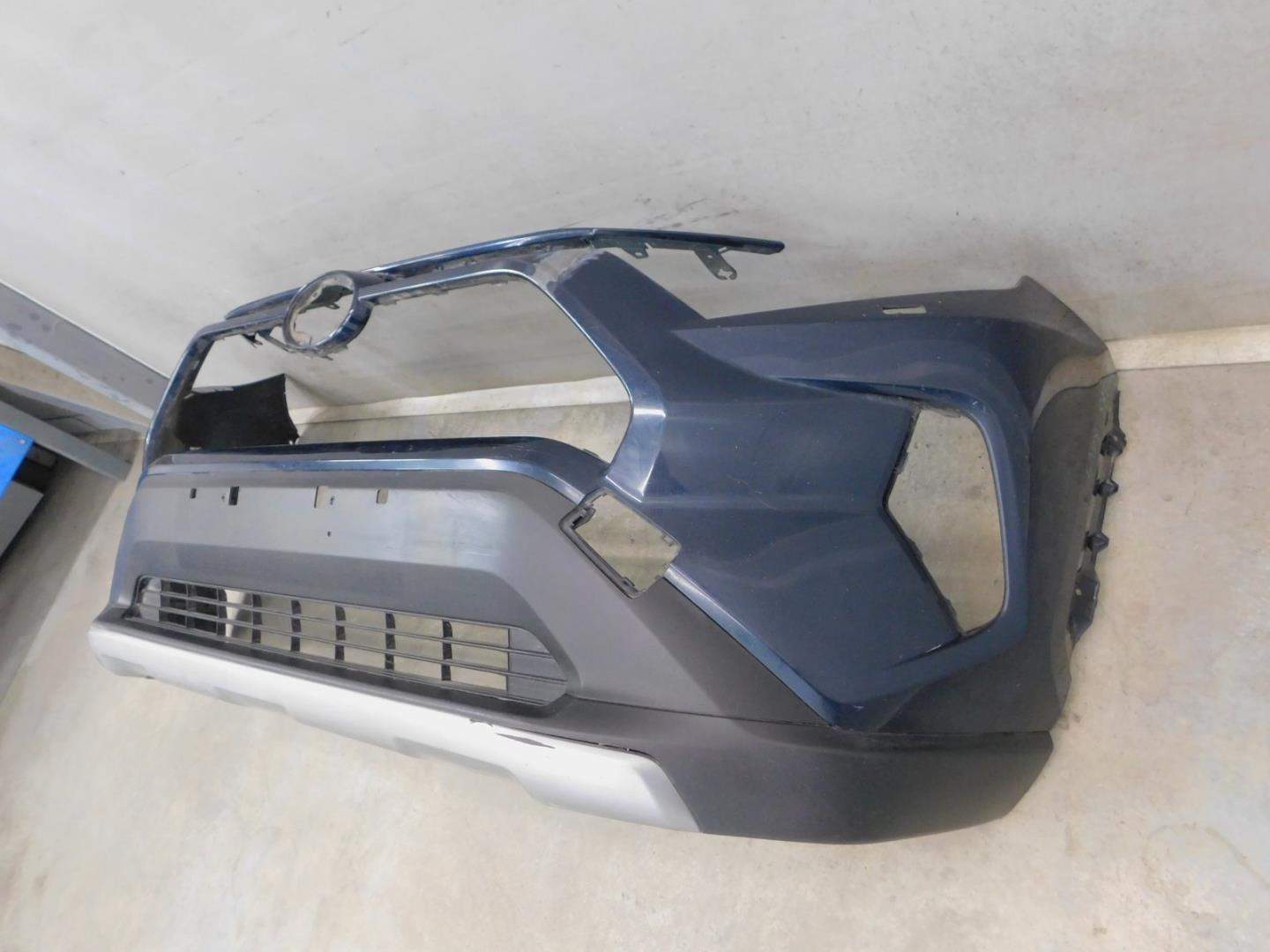 Бампер передний